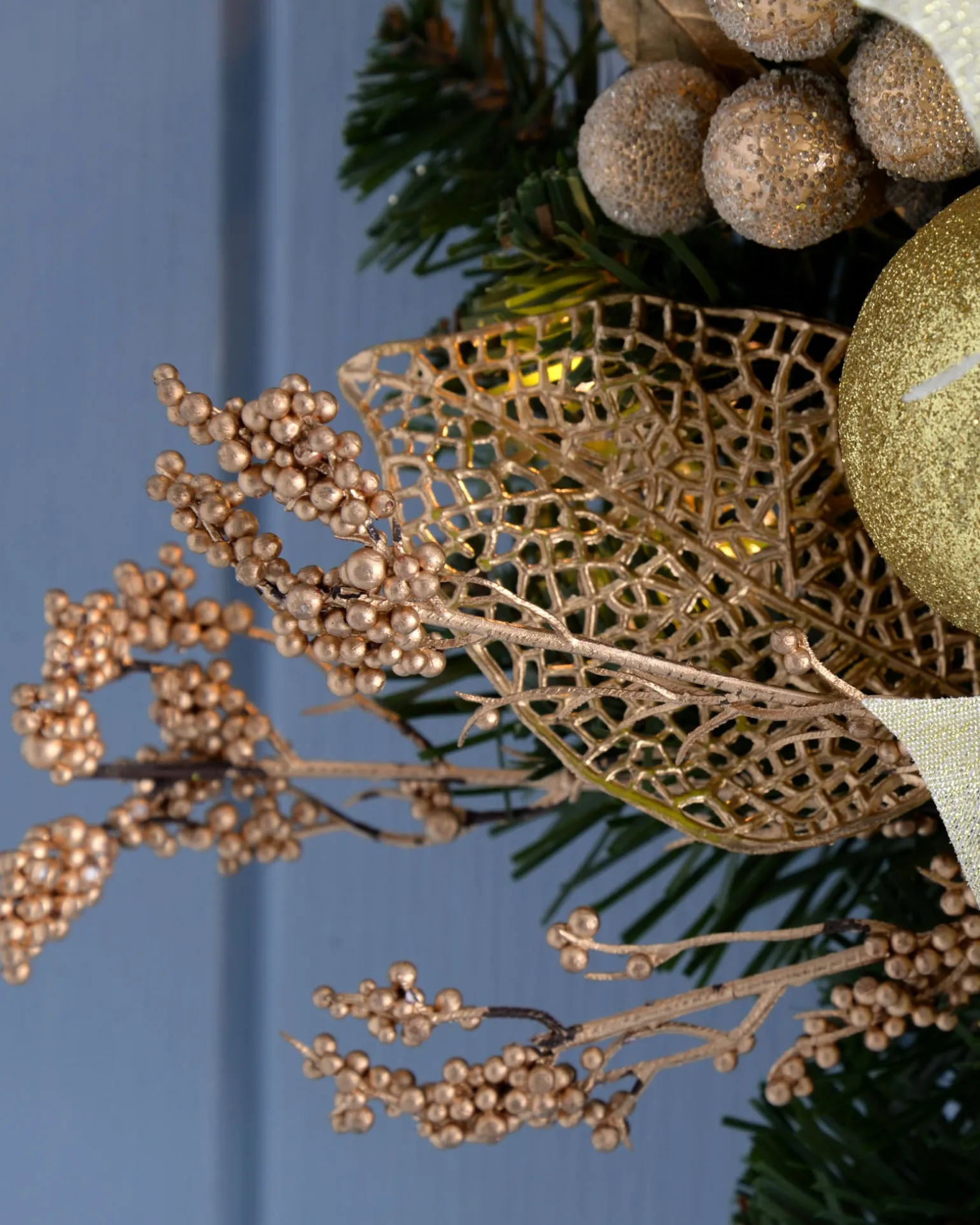 Pre-Lit Decorated Wreath, Cream/Gold, 60 Cm