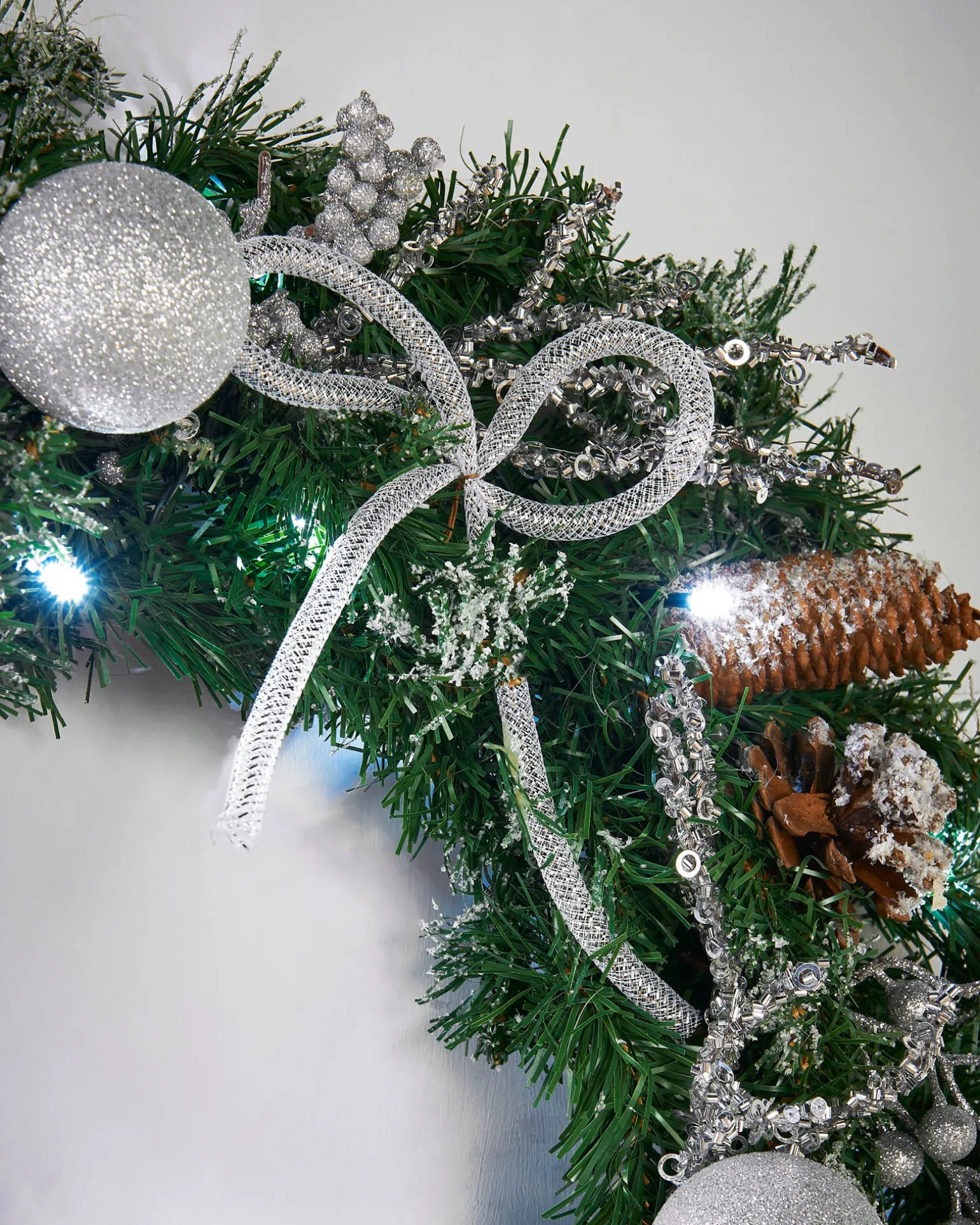Pre-Lit Decorated Wreath, Silver Ice, 60 Cm