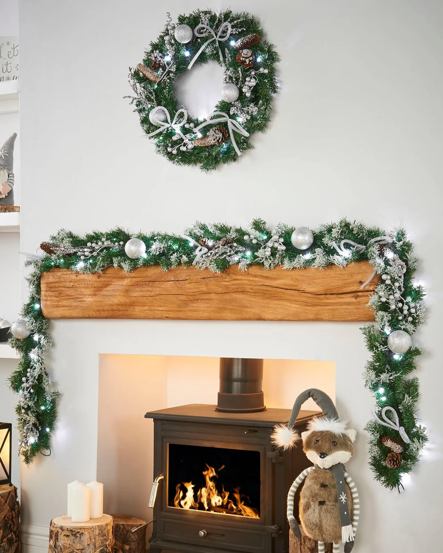 Pre-Lit Decorated Wreath, Silver Ice, 60 Cm