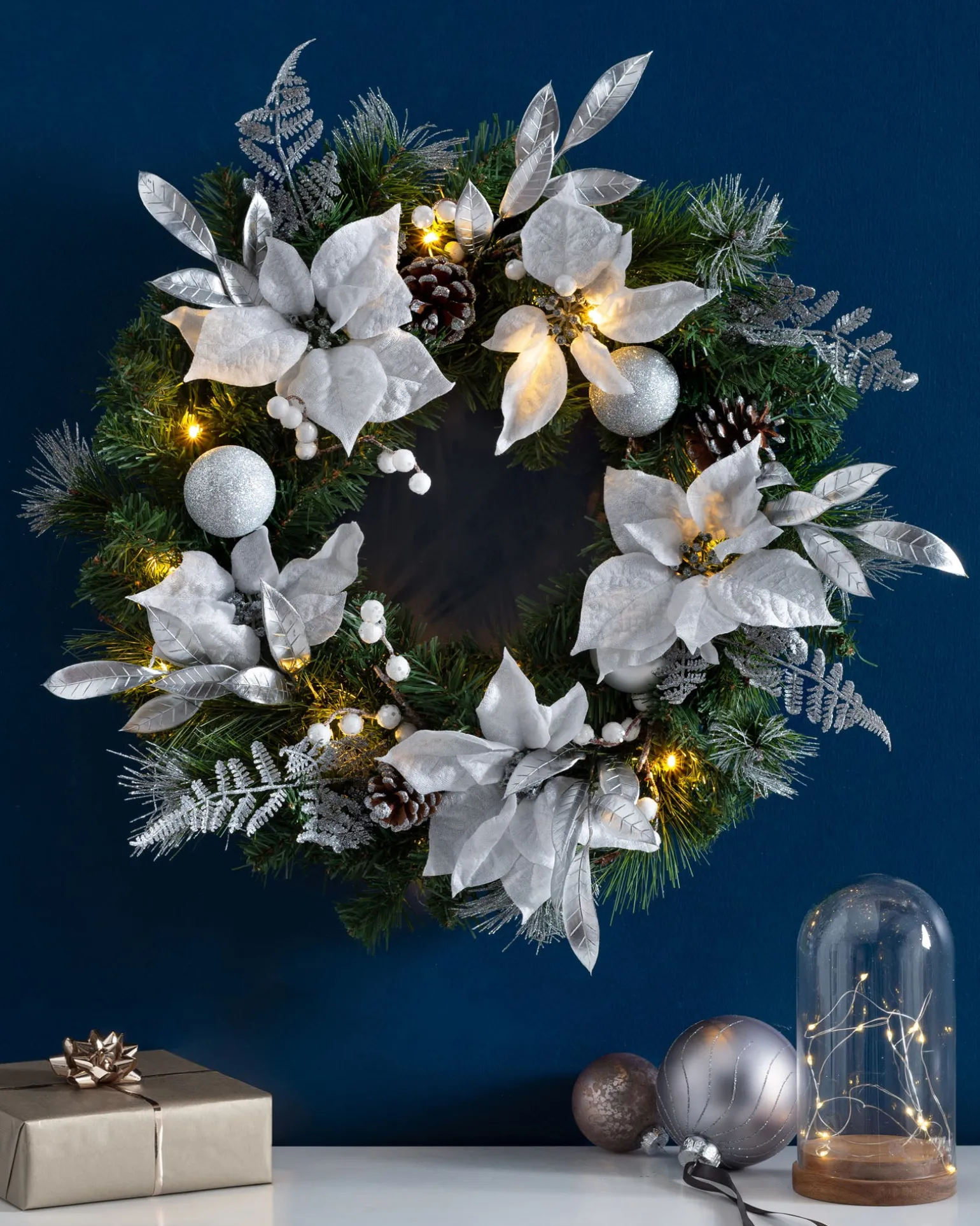 Pre-Lit Decorated Wreath, Silver/White, 60 Cm