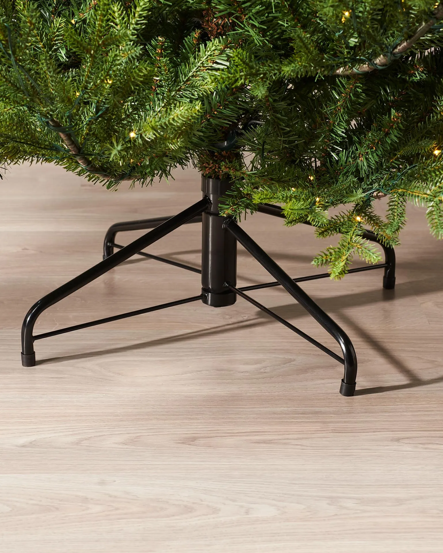 Pre-Lit Douglas Fir Christmas Tree, 7 Ft