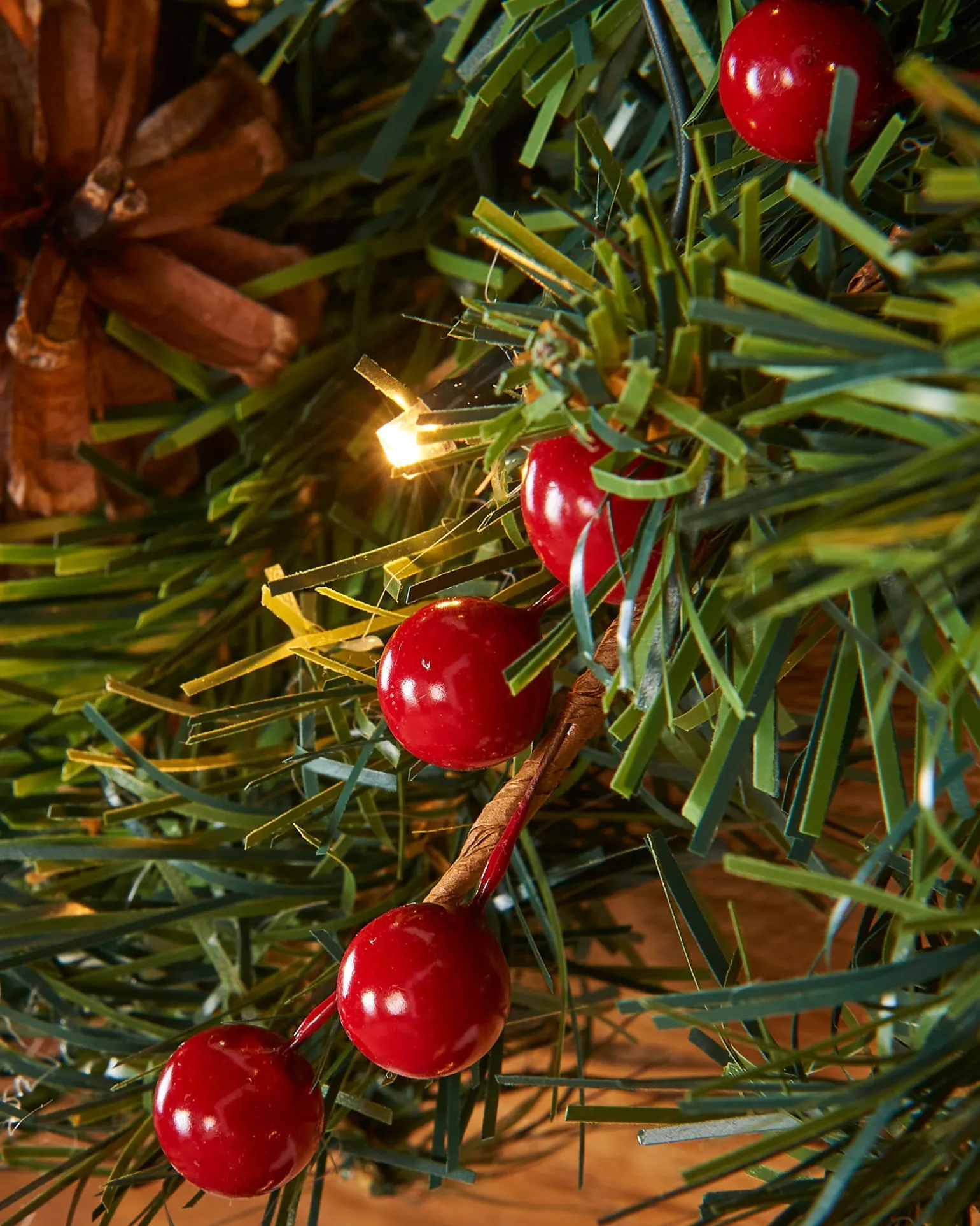 Pre-Lit Extra Thick Garland, 9 Ft