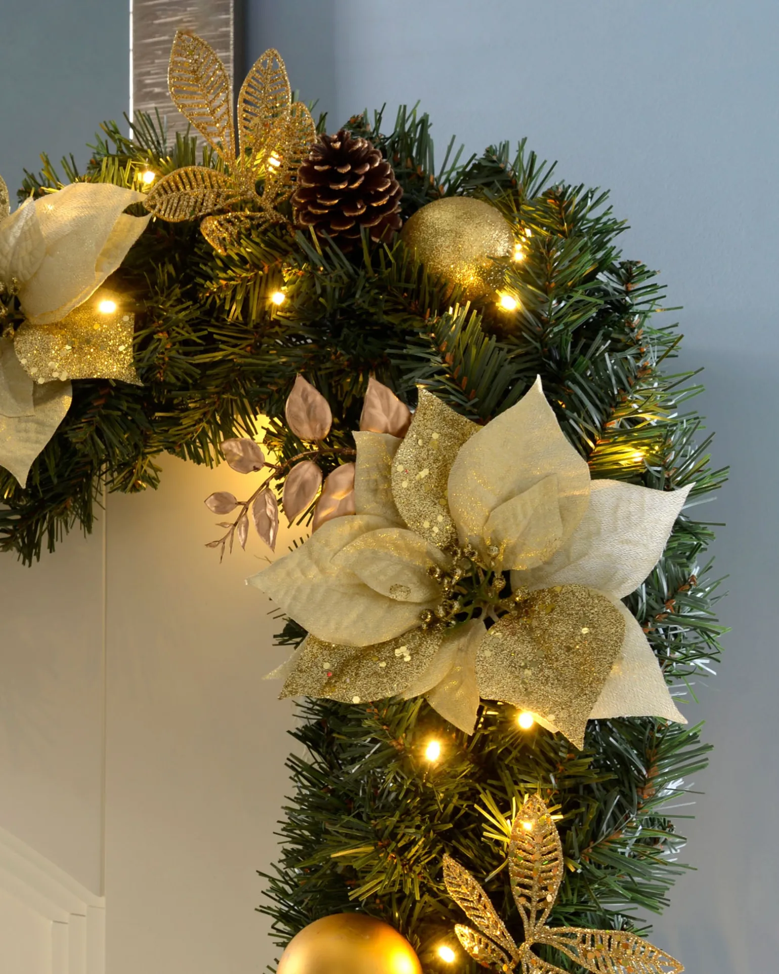 Pre-Lit Extra Thick Garland, Cream/Gold, 9 Ft
