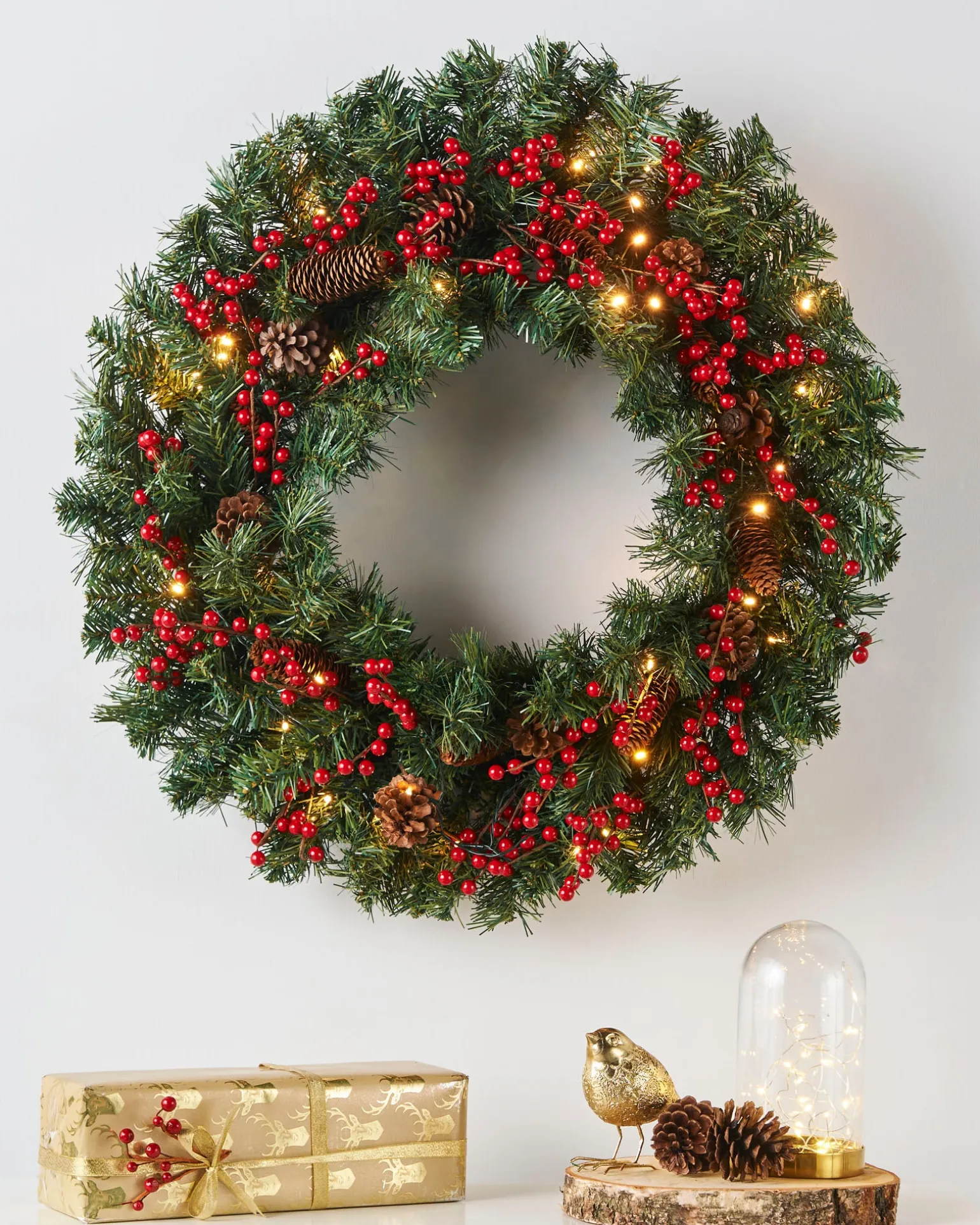 Pre-Lit Extra Thick Wreath, Pinecones & Berries, 76 Cm