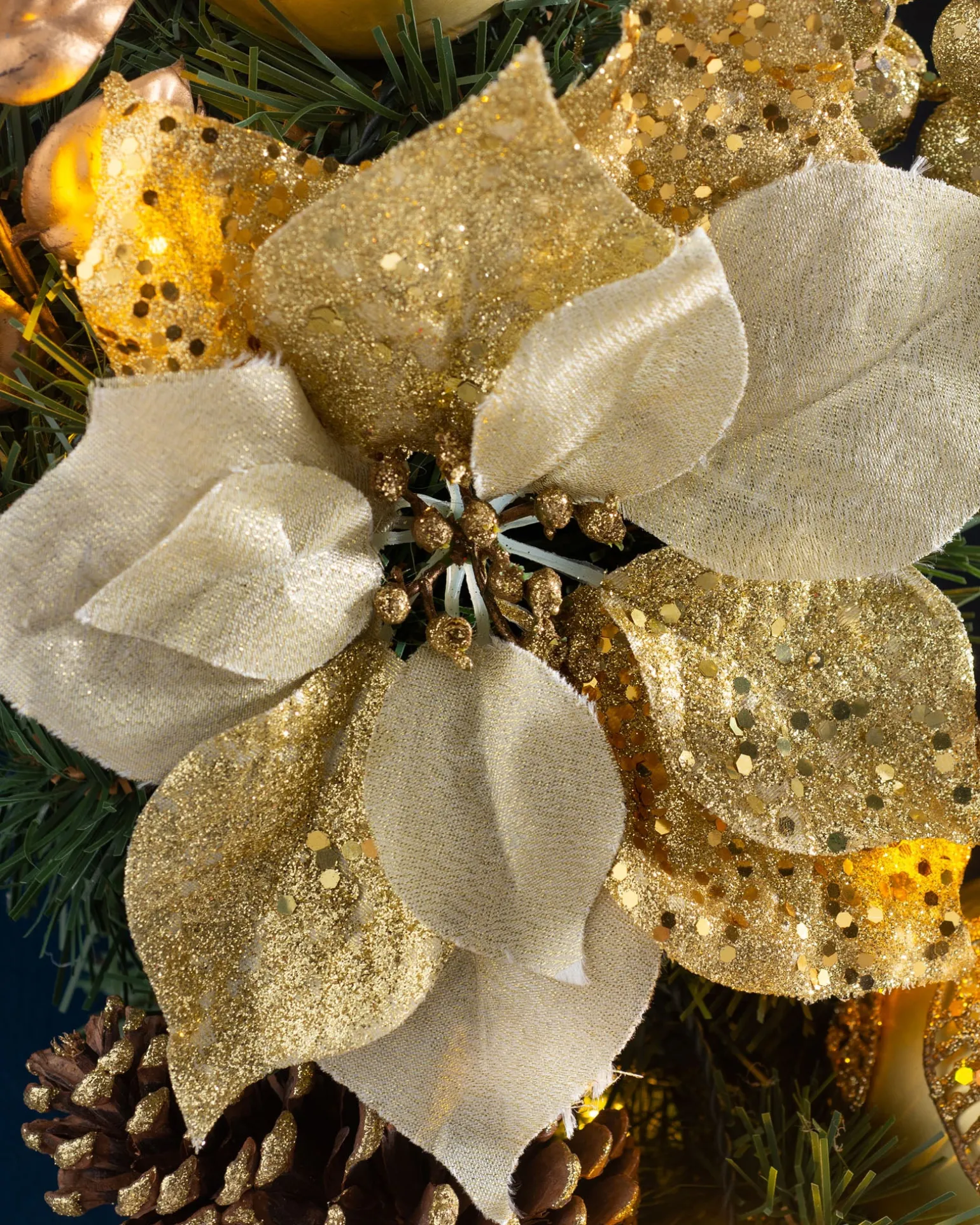 Pre-Lit Extra Thick Wreath, Cream/Gold, 76 Cm