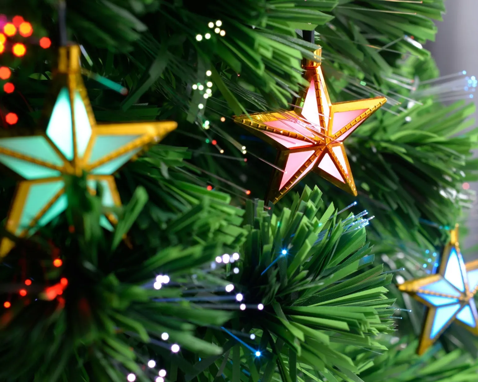Pre-Lit Fibre Optic Christmas Tree With Tree Topper, 5 Ft
