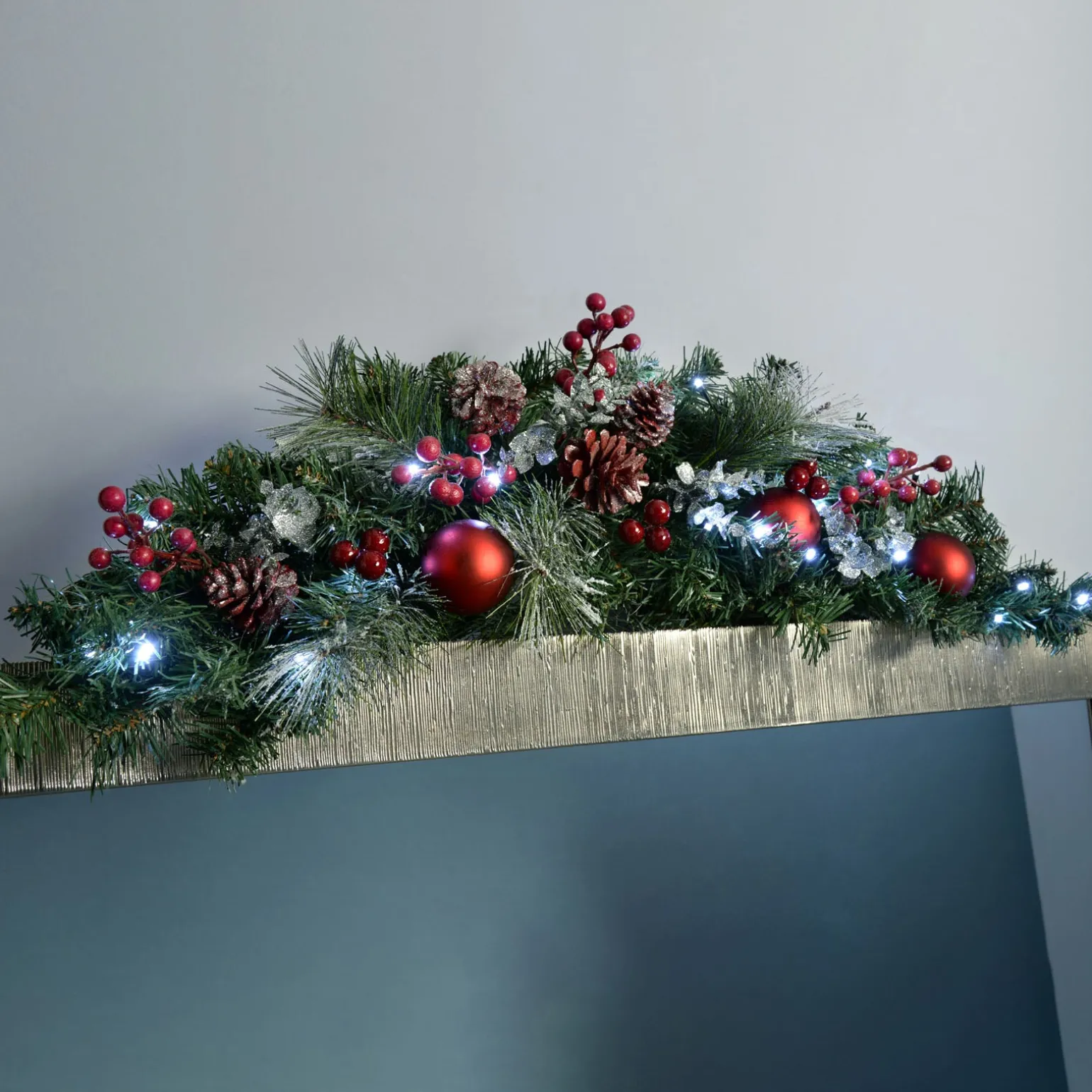 Pre-Lit Frosted Decorated Arch Garland With 20 Cool White LEDs, 3 Ft