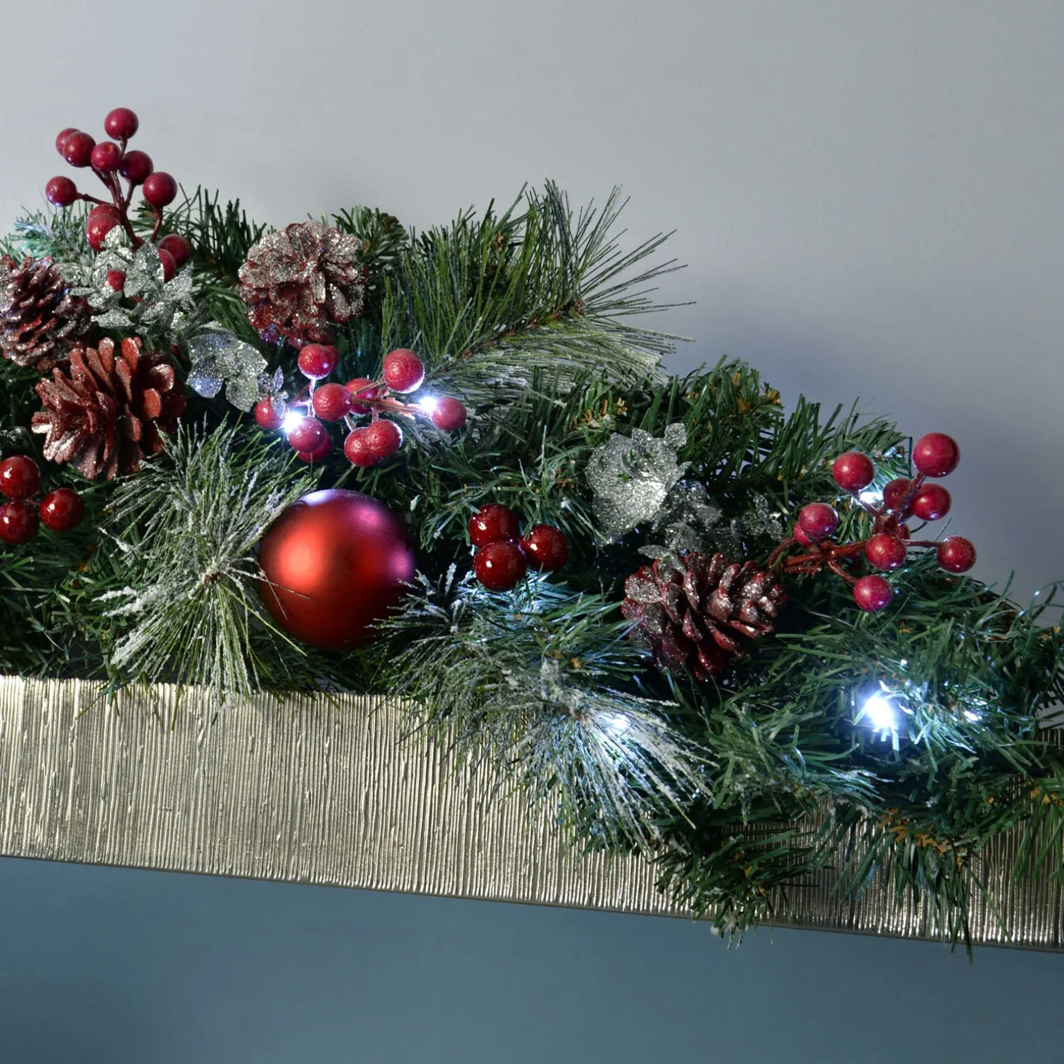 Pre-Lit Frosted Decorated Arch Garland With 20 Cool White LEDs, 3 Ft