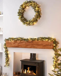 Pre-Lit Frosted Mistletoe Wreath, 76 Cm