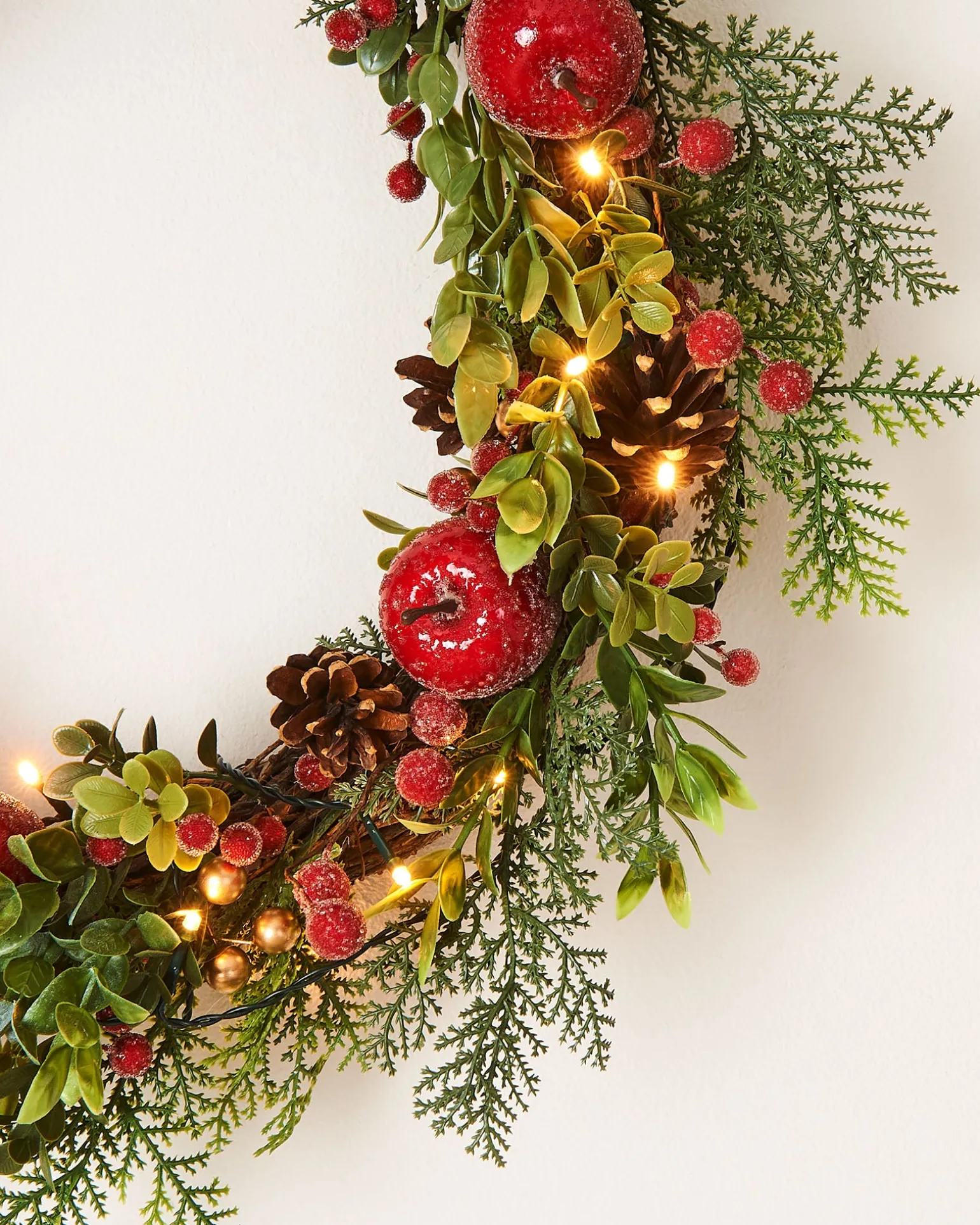 Pre-Lit Frosted Red Berry Mixed Tip Wreath, 60 Cm