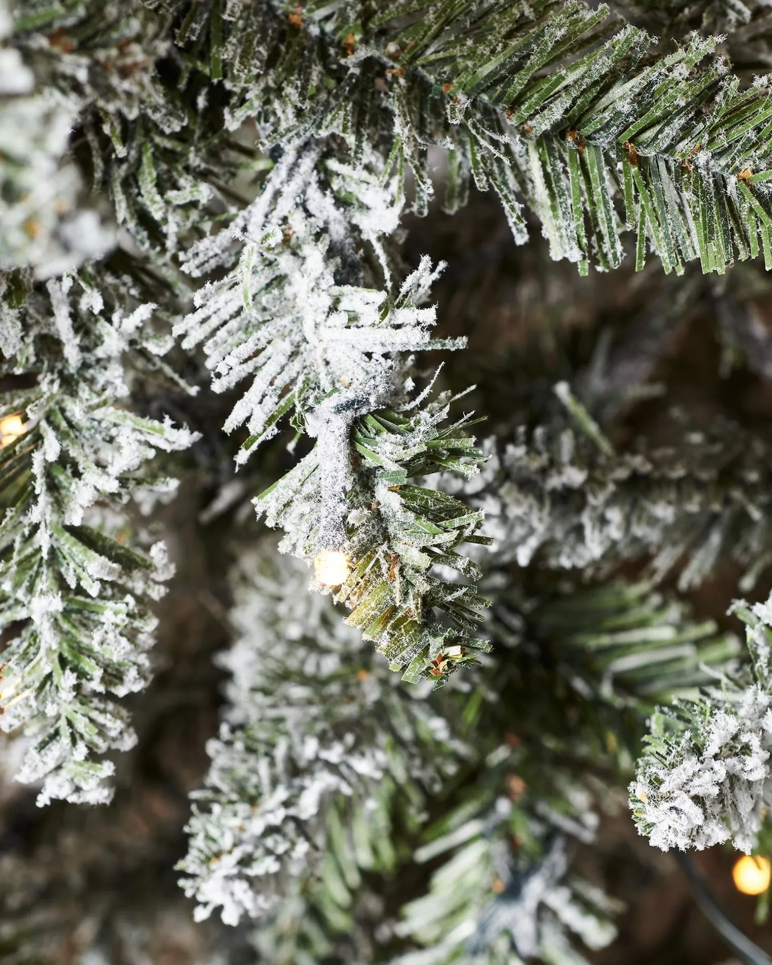 Pre-Lit Full Bodied Snow Flocked Christmas Tree, 5 Ft