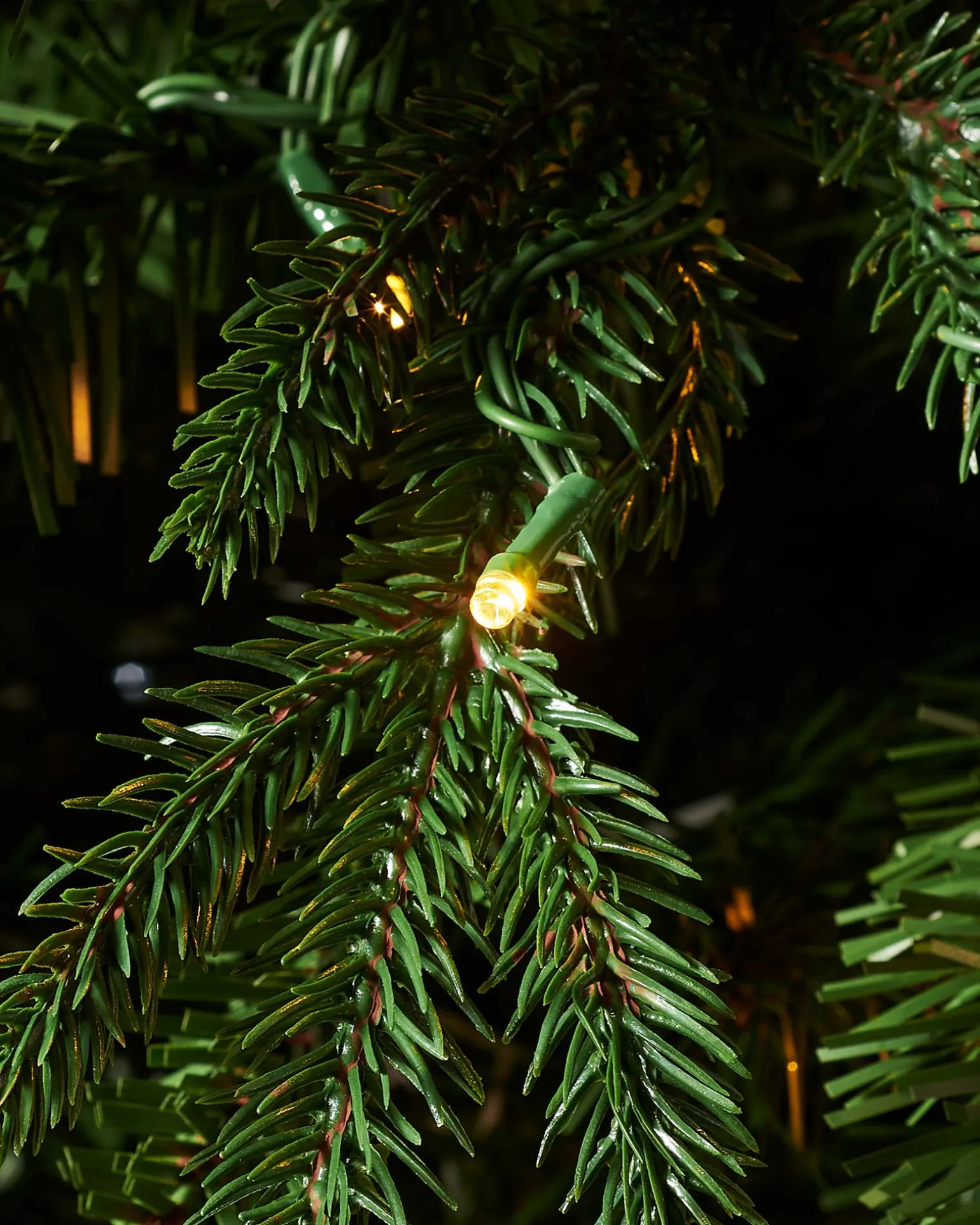 Pre-lit Grand Alaskan Fir Christmas Tree, Dual Warm White, 6 Ft