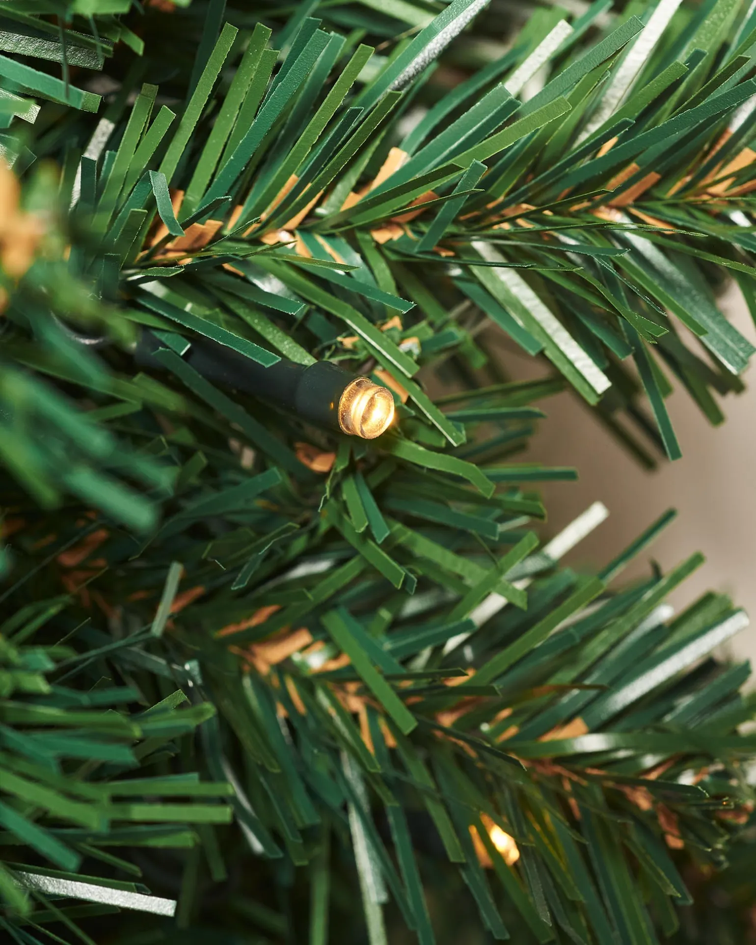 Pre-Lit Green Wall Mounted Christmas Tree, 4 Ft