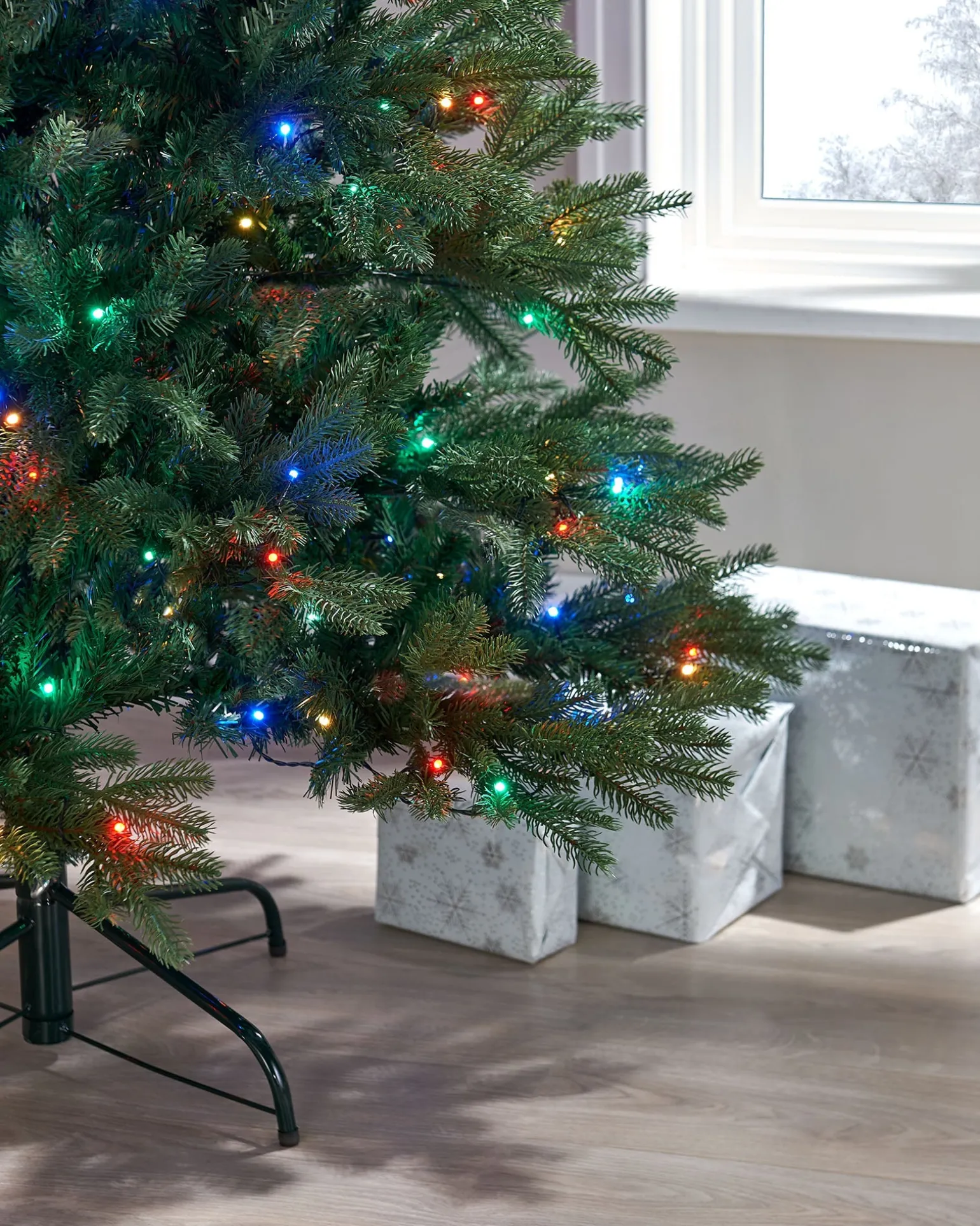Pre-Lit Mixed Pine Christmas Tree With Remote Control Lights, 7 Ft