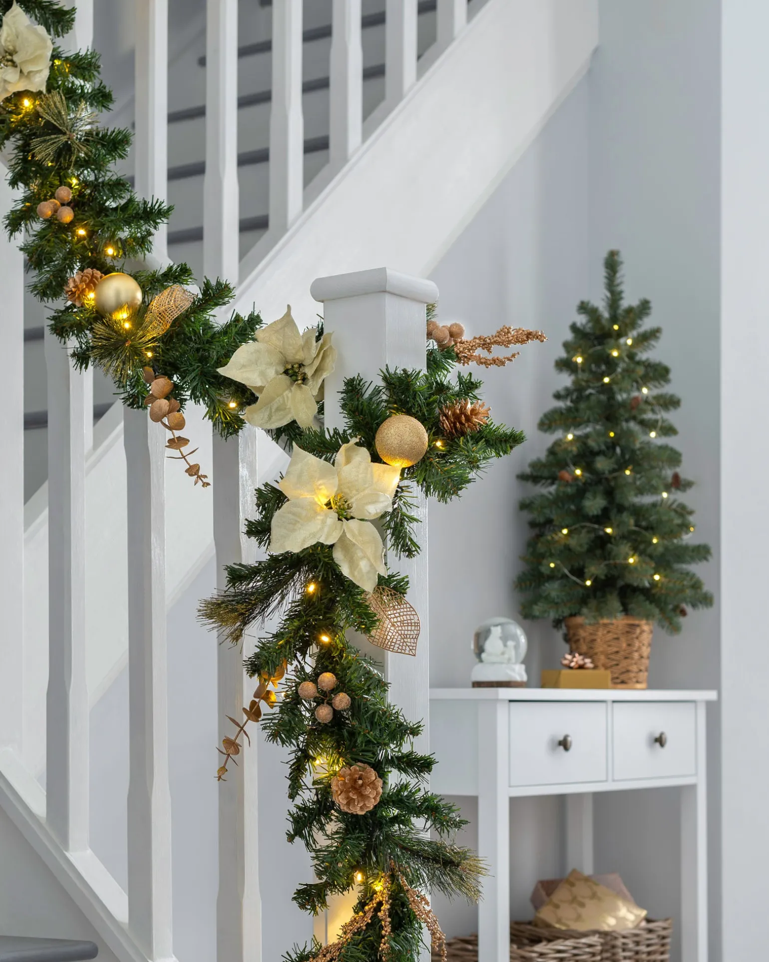 Pre-Lit Multi-Function Decorated Garland, Cream/Gold, 9 Ft