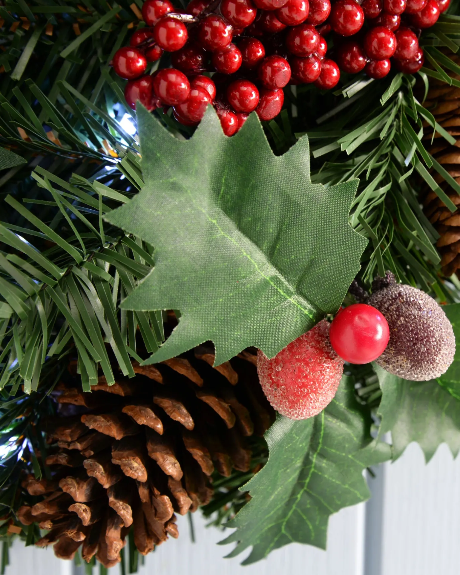Pre-Lit Natural Decorated Wreath, Pinecones & Berries, 60 Cm