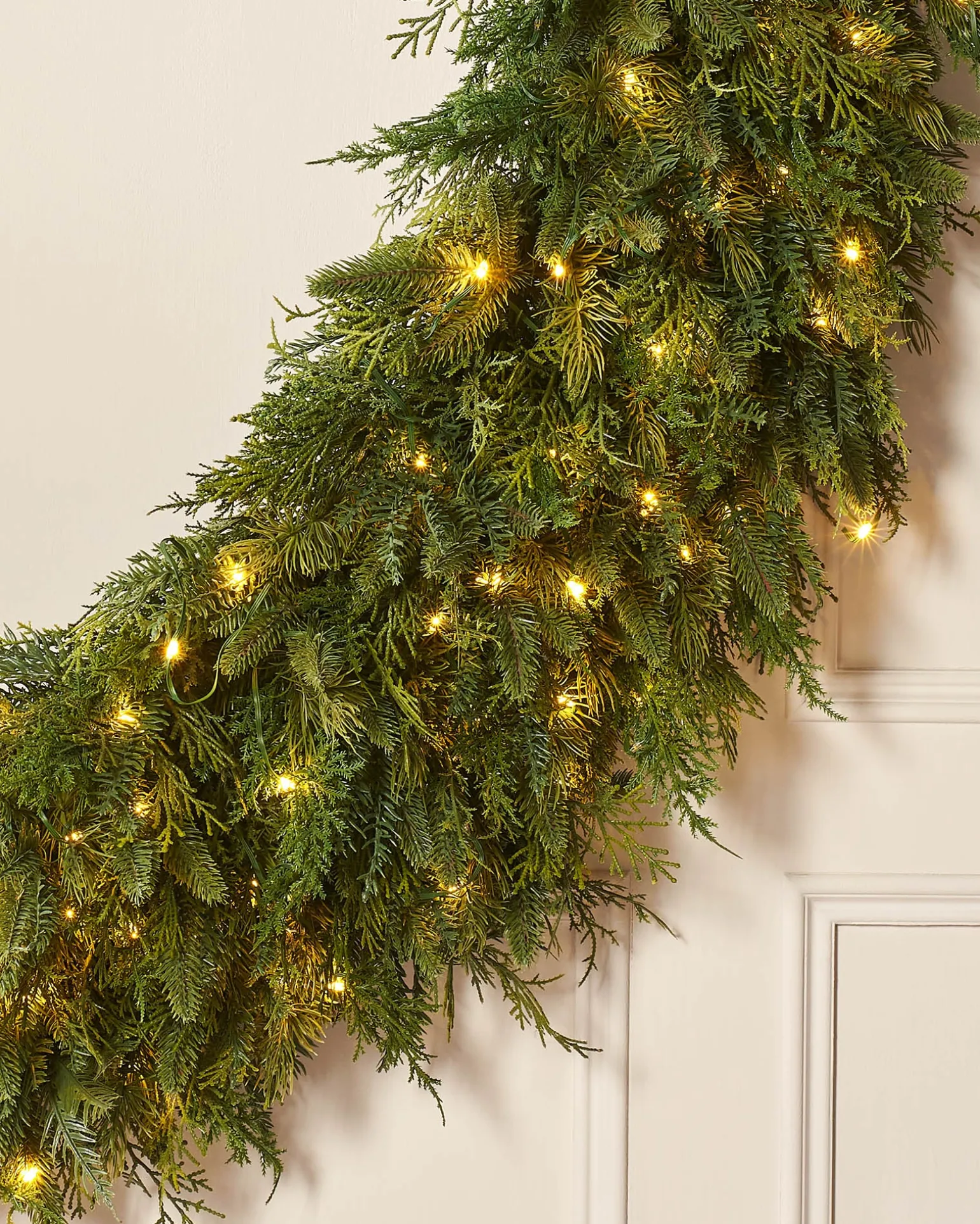 Pre-Lit Natural Fir Majestic Wreath, 1.5 M