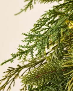 Pre-Lit Natural Fir Majestic Wreath, 1.5 M