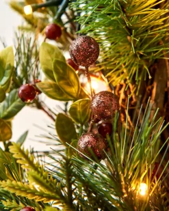 Pre-Lit Natural Mixed Tip Wreath, 60 Cm