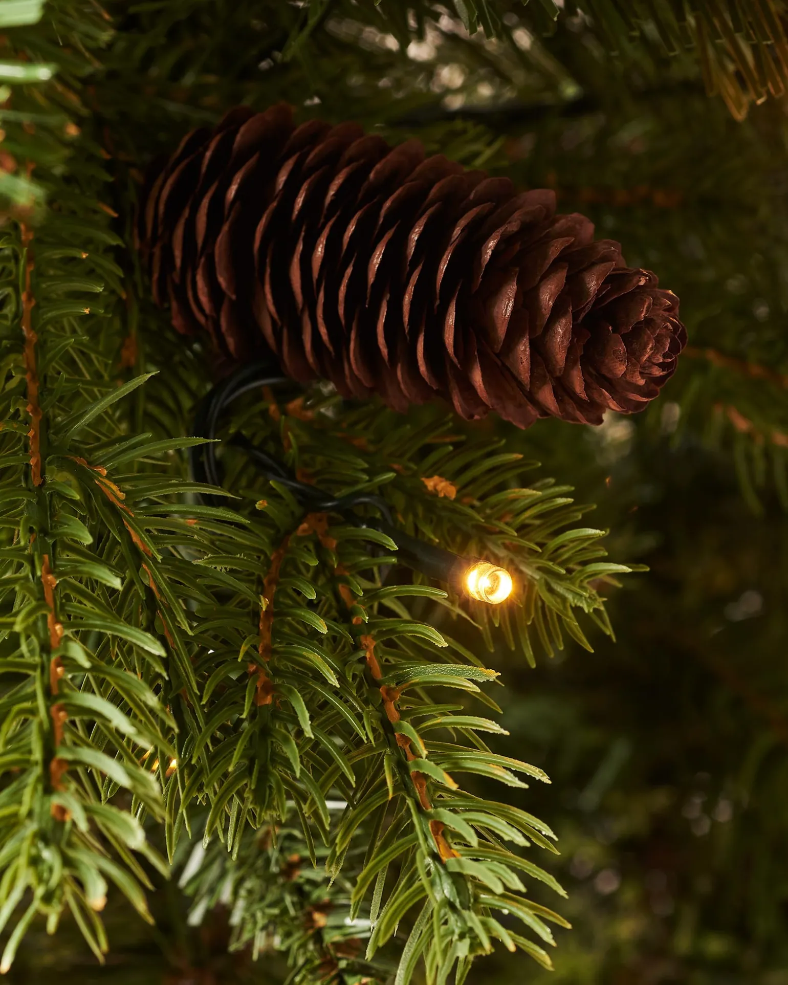 Pre-Lit Natural Pine Potted Christmas Tree, 3.5 Ft