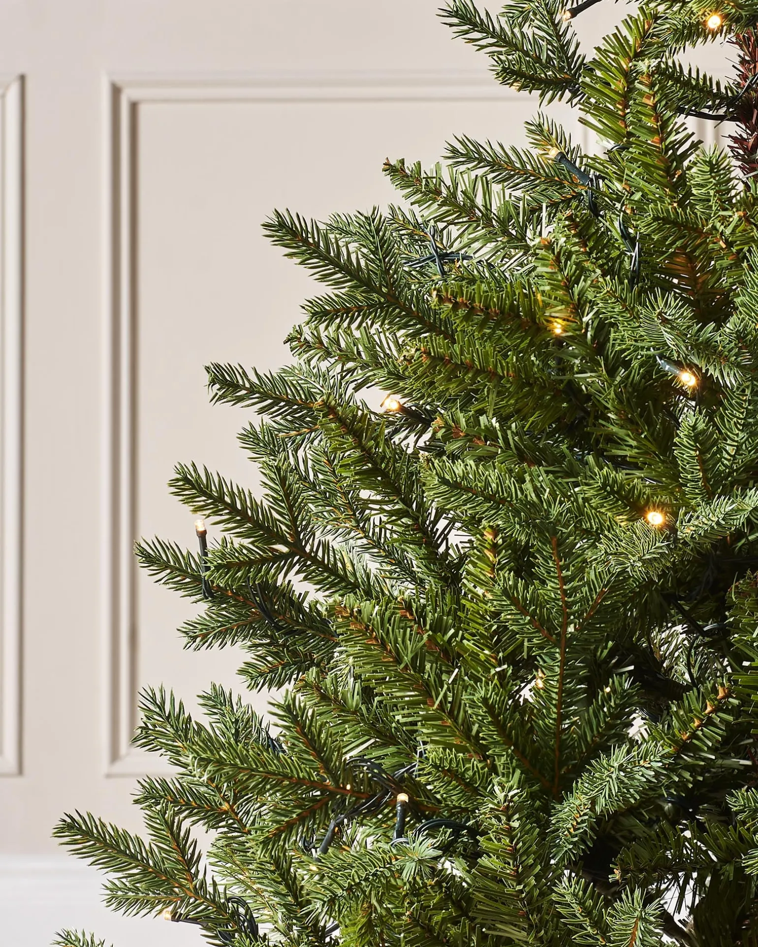 Pre-Lit Norway Spruce Potted Christmas Tree, 4 Ft