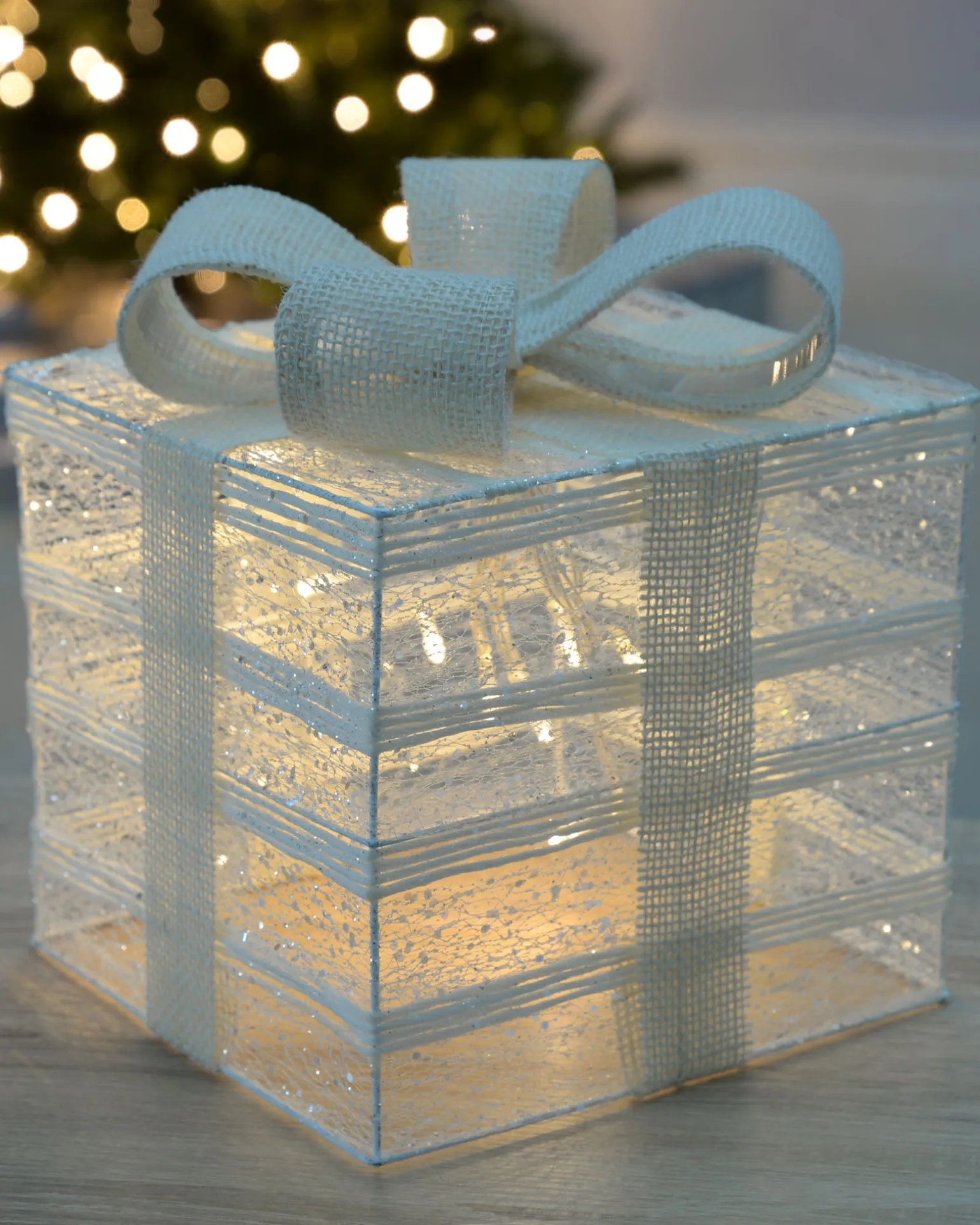 Pre-Lit Paper String And Gauze Gift Box, 20 Cm