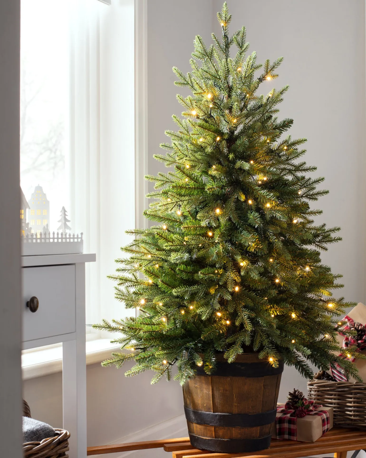 Pre-Lit Potted Pine Christmas Tree, 4 Ft