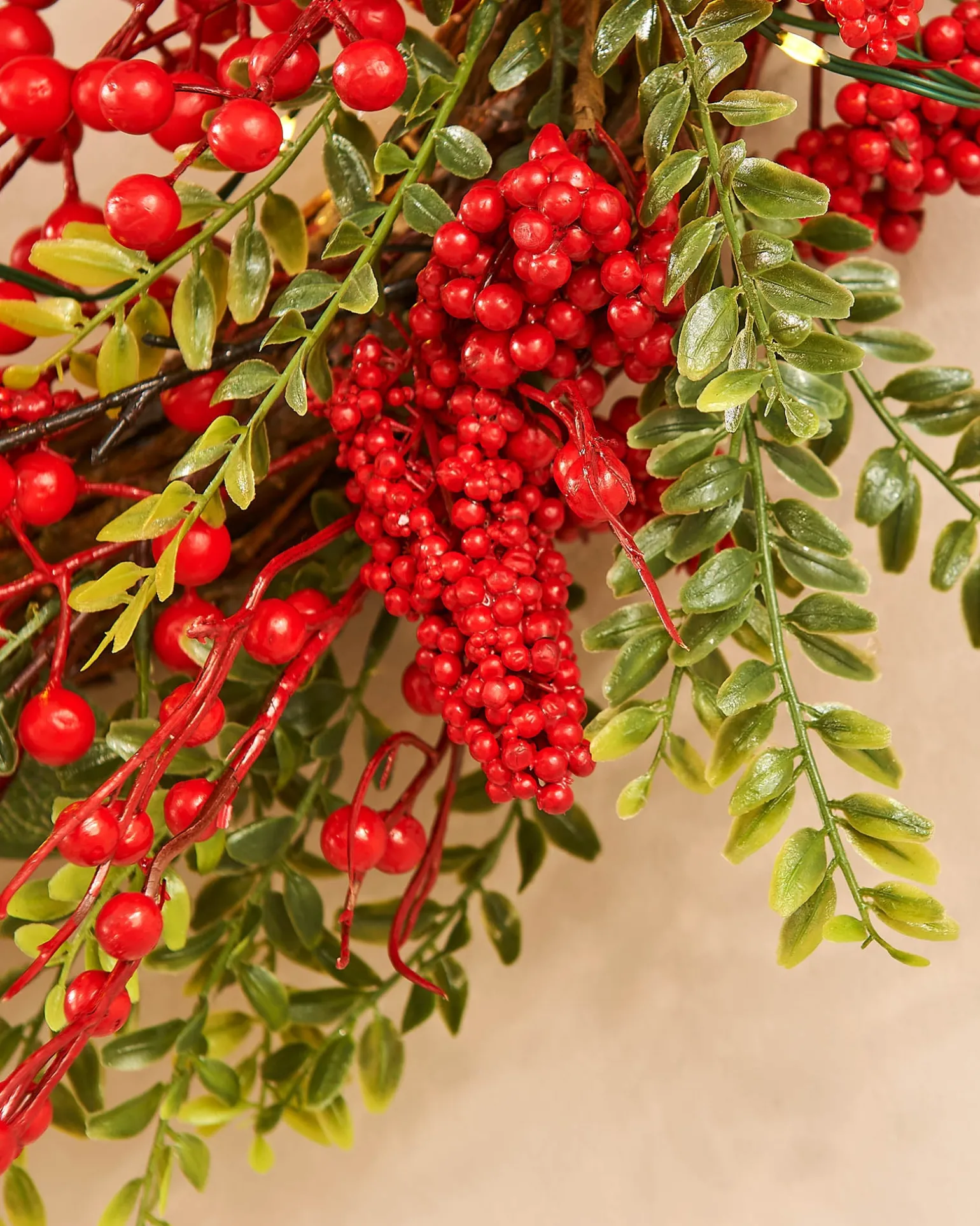 Pre-Lit Red Berry Wreath, 76 Cm