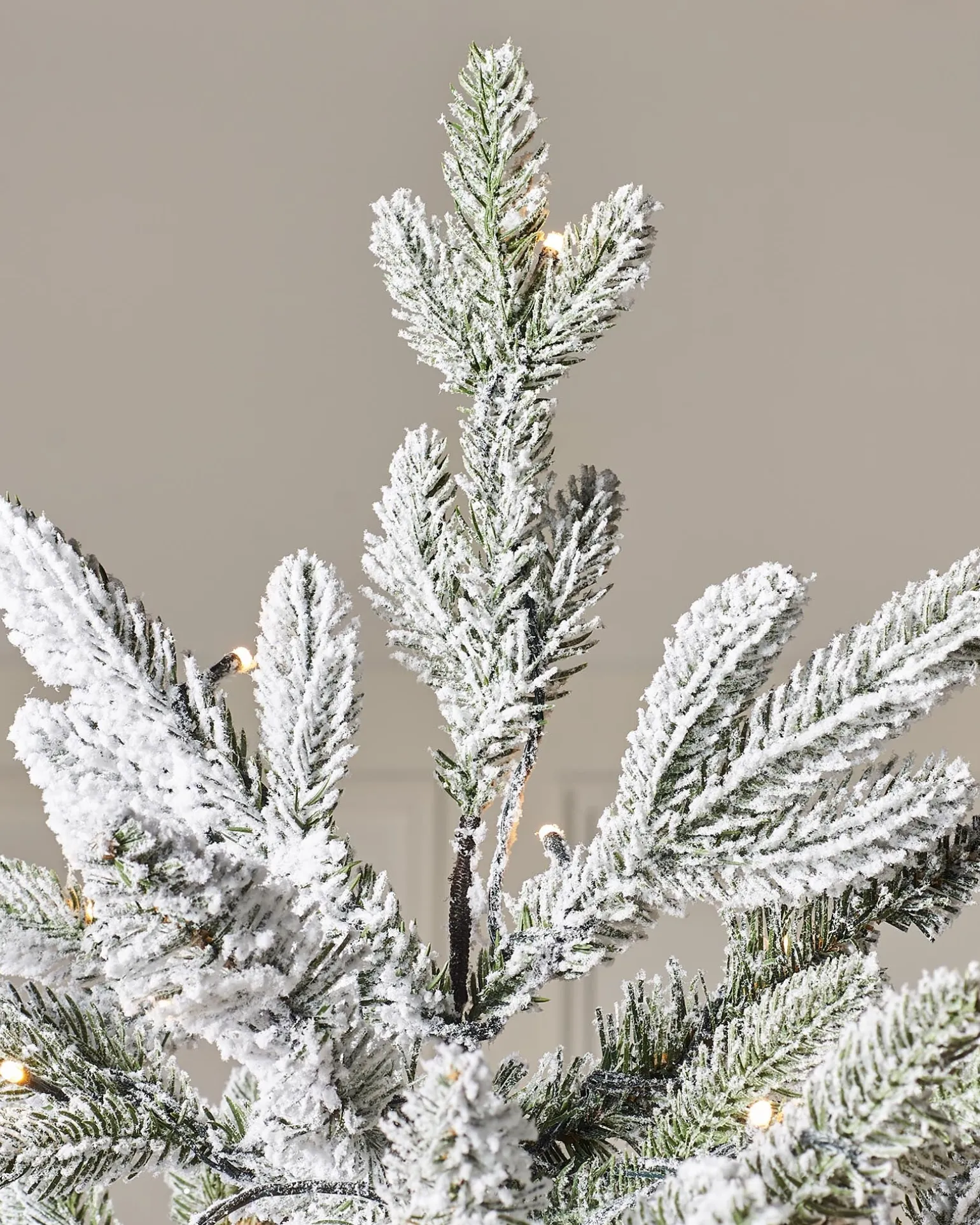 Pre-Lit Snow Flocked Christmas Tree, 7.5 Ft
