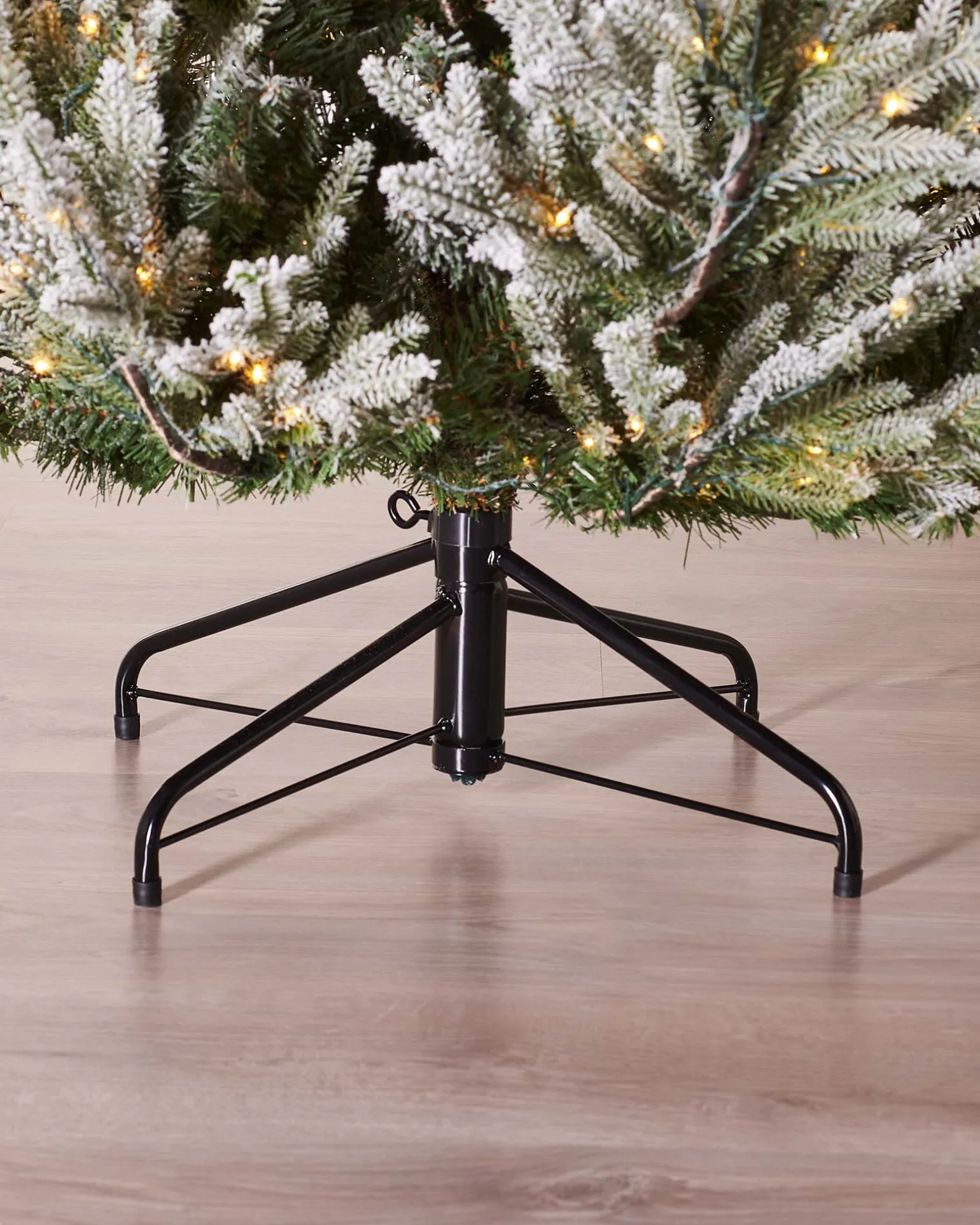 Pre-Lit Snow Flocked Douglas Fir Christmas Tree, 6 Ft