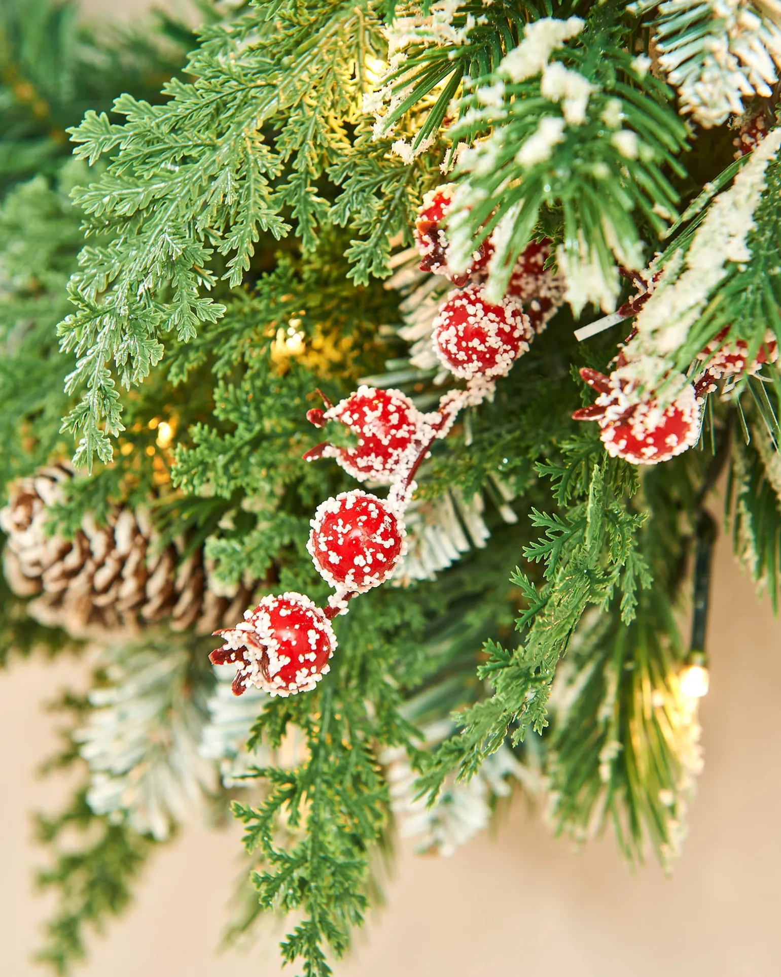 Pre-Lit Snow Flocked Mixed Tip Wreath, 60 Cm