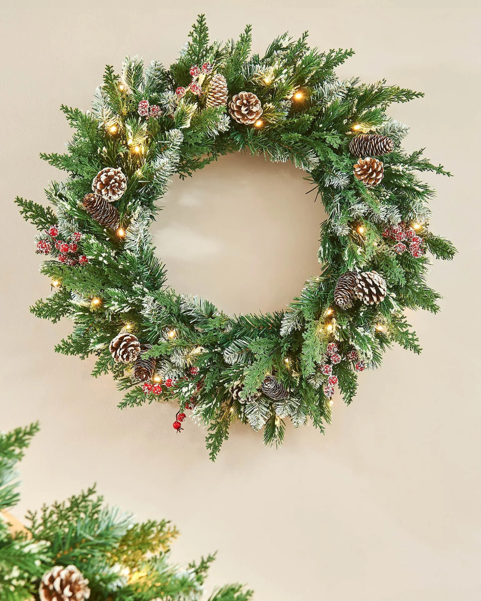 Pre-Lit Snow Flocked Mixed Tip Wreath, 60 Cm