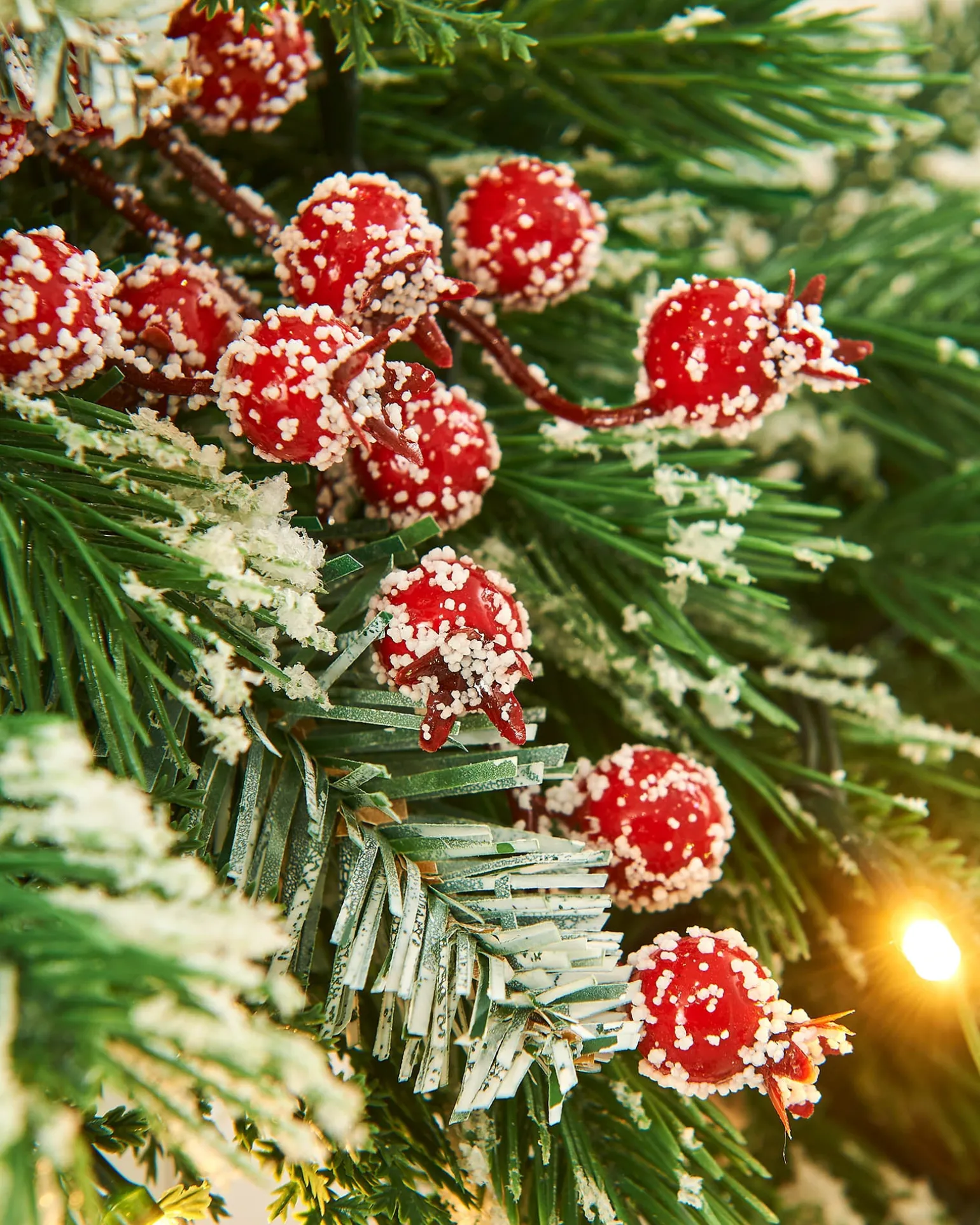Pre-Lit Snow Flocked Mixed Tip Garland, 9 Ft