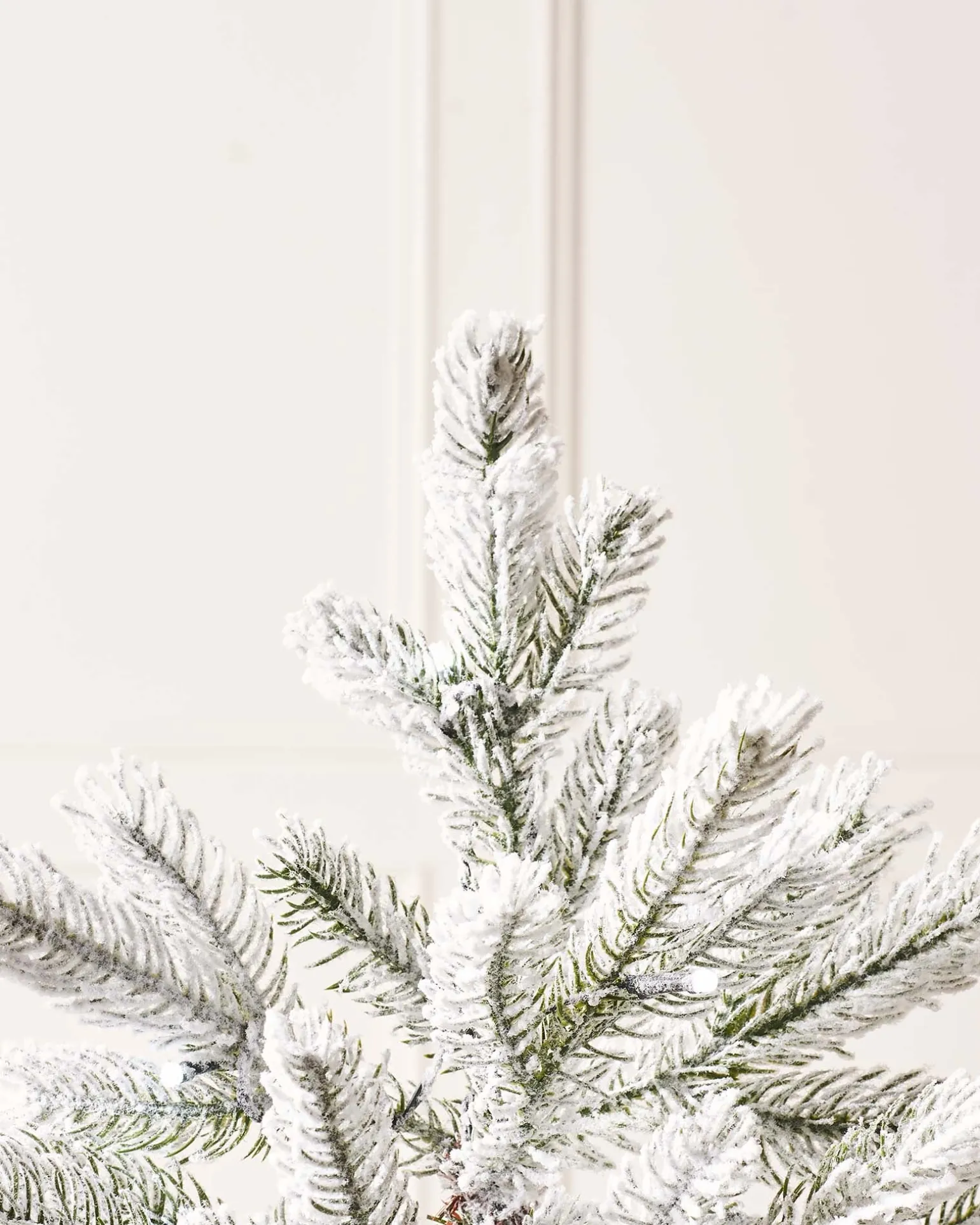 Pre-Lit Snow Flocked Potted Christmas Tree, 4 Ft