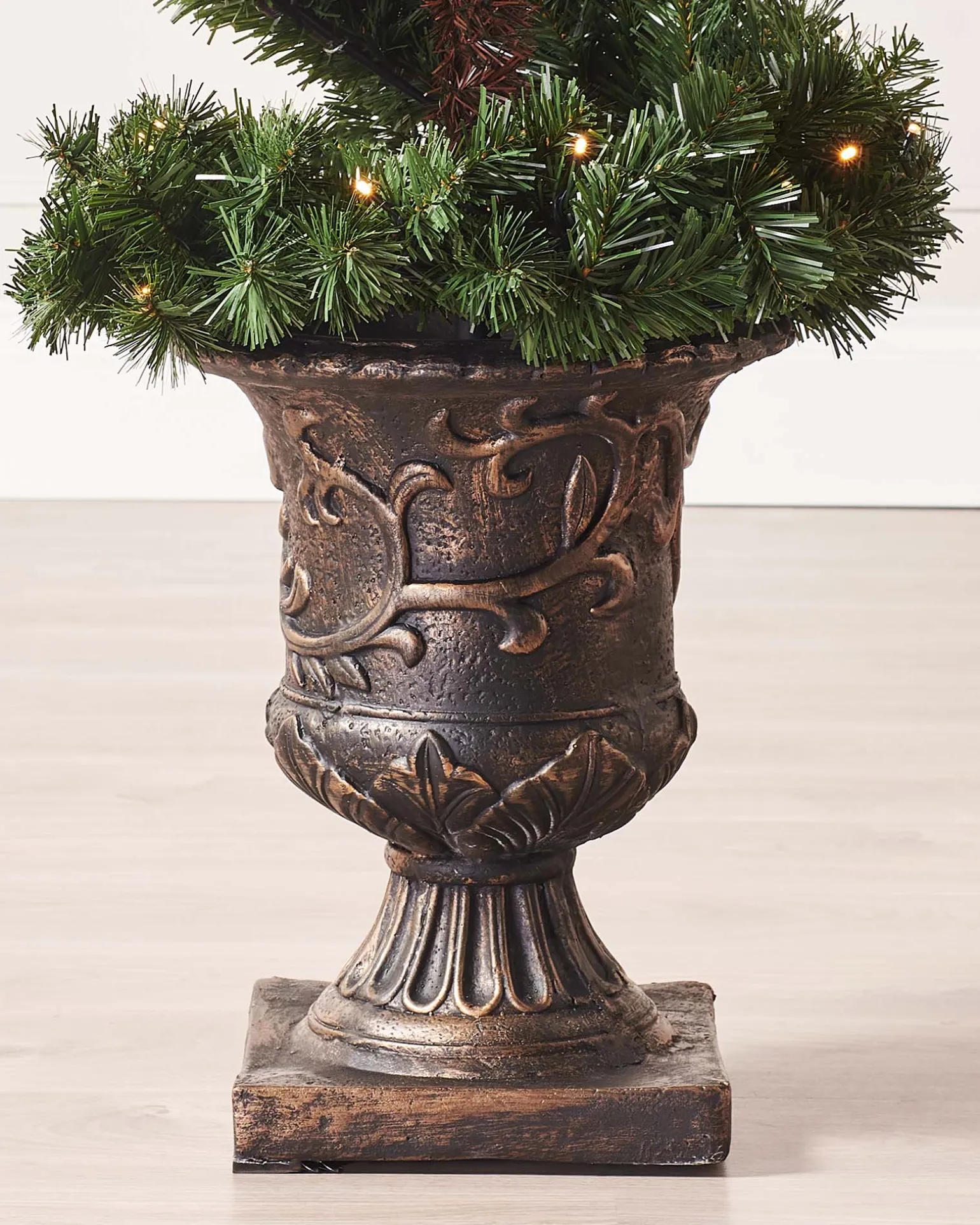 Pre-Lit Spiral Potted Christmas Tree, 6 Ft