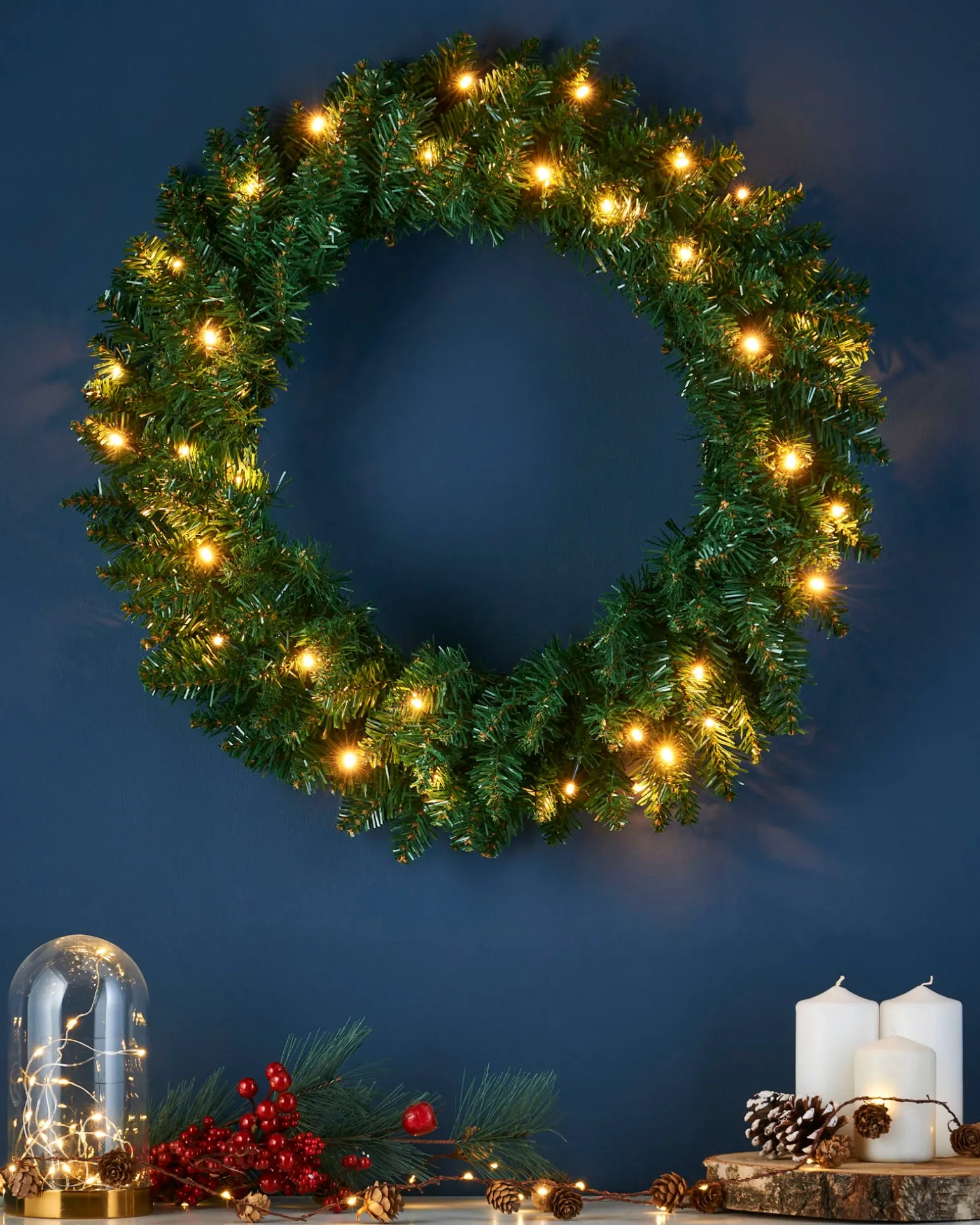 Pre-Lit Timberland Spruce Wreath, 60 Cm