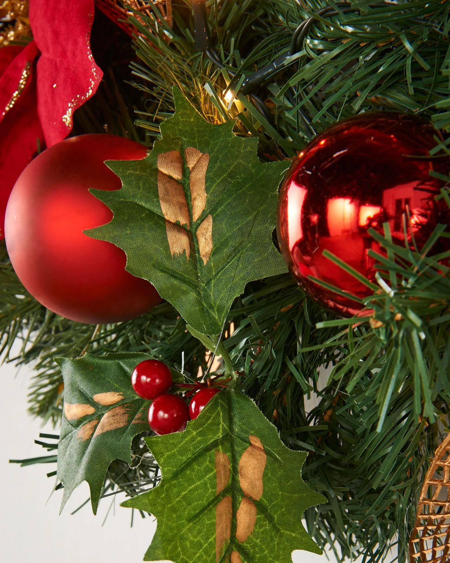 Pre-Lit Warm White Decorated Wreath, Red/Gold, 60 Cm