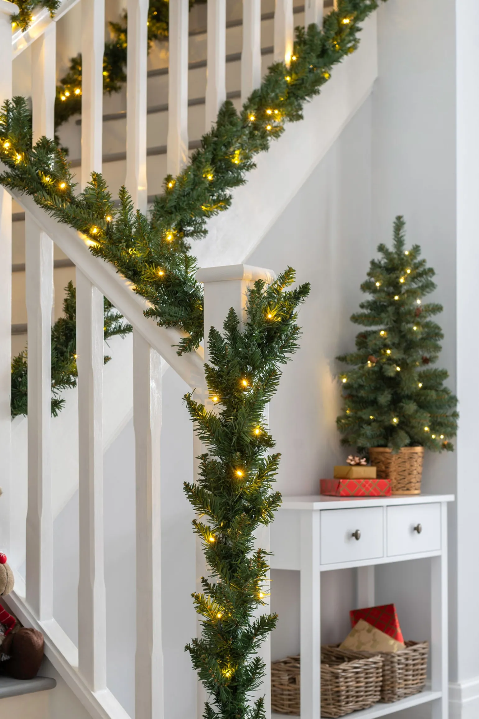 Pre-Lit Warm White LEDs Garland, 9 Ft