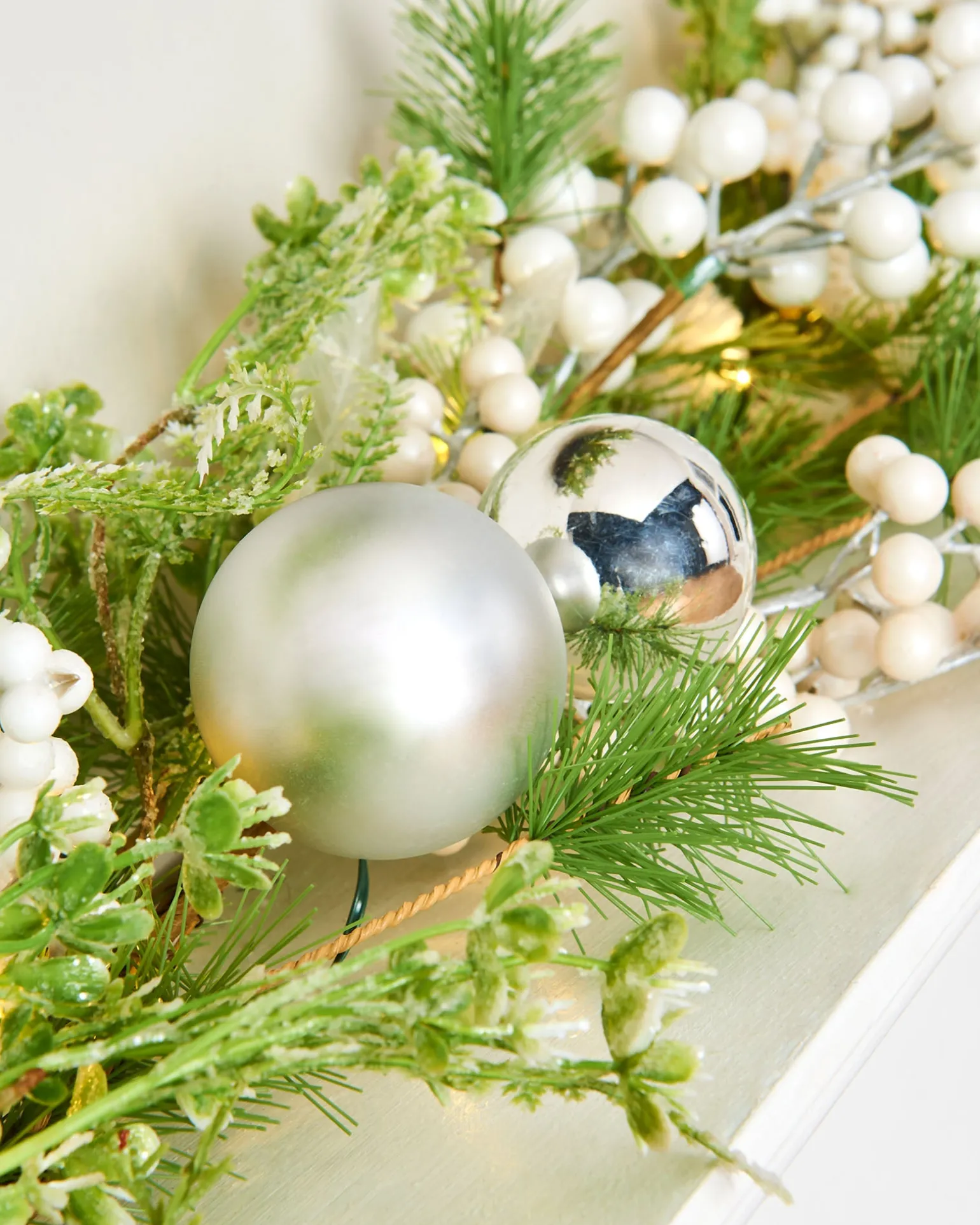 Pre-Lit White Berry Mixed Tip Garland, 9 Ft