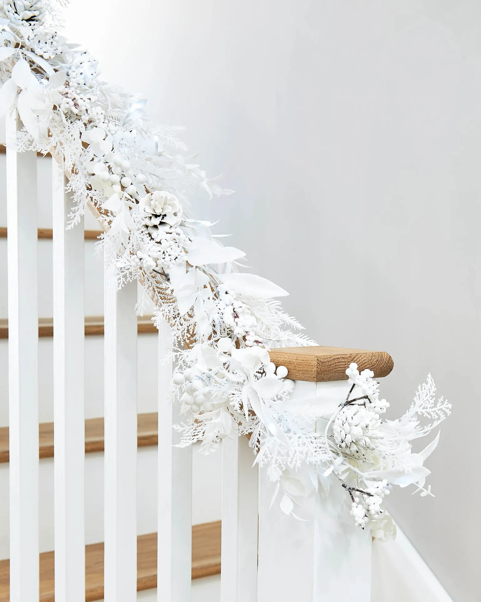 Pre-Lit White Garland, 9 Ft