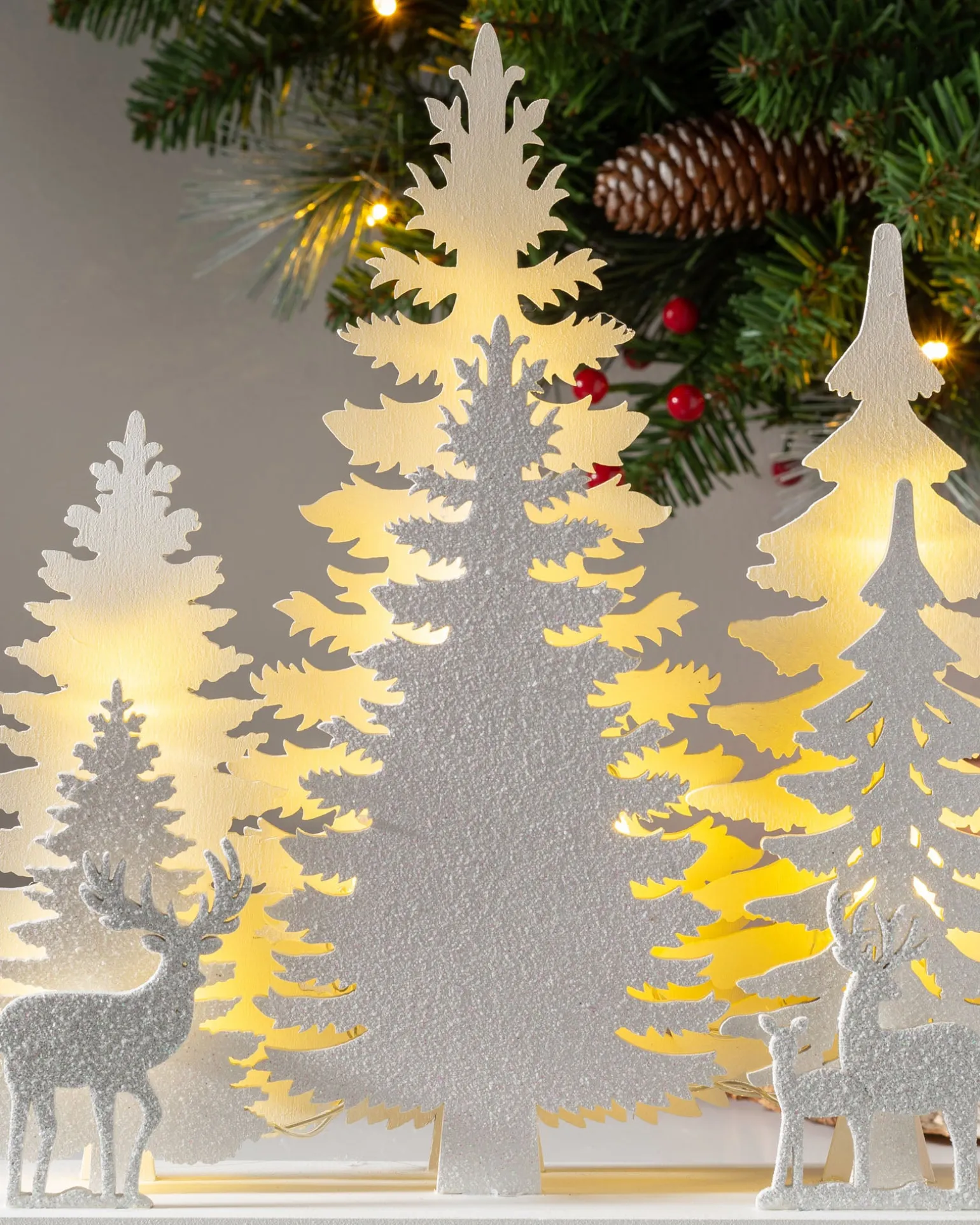 Pre-Lit Winter Scene, 26 Cm