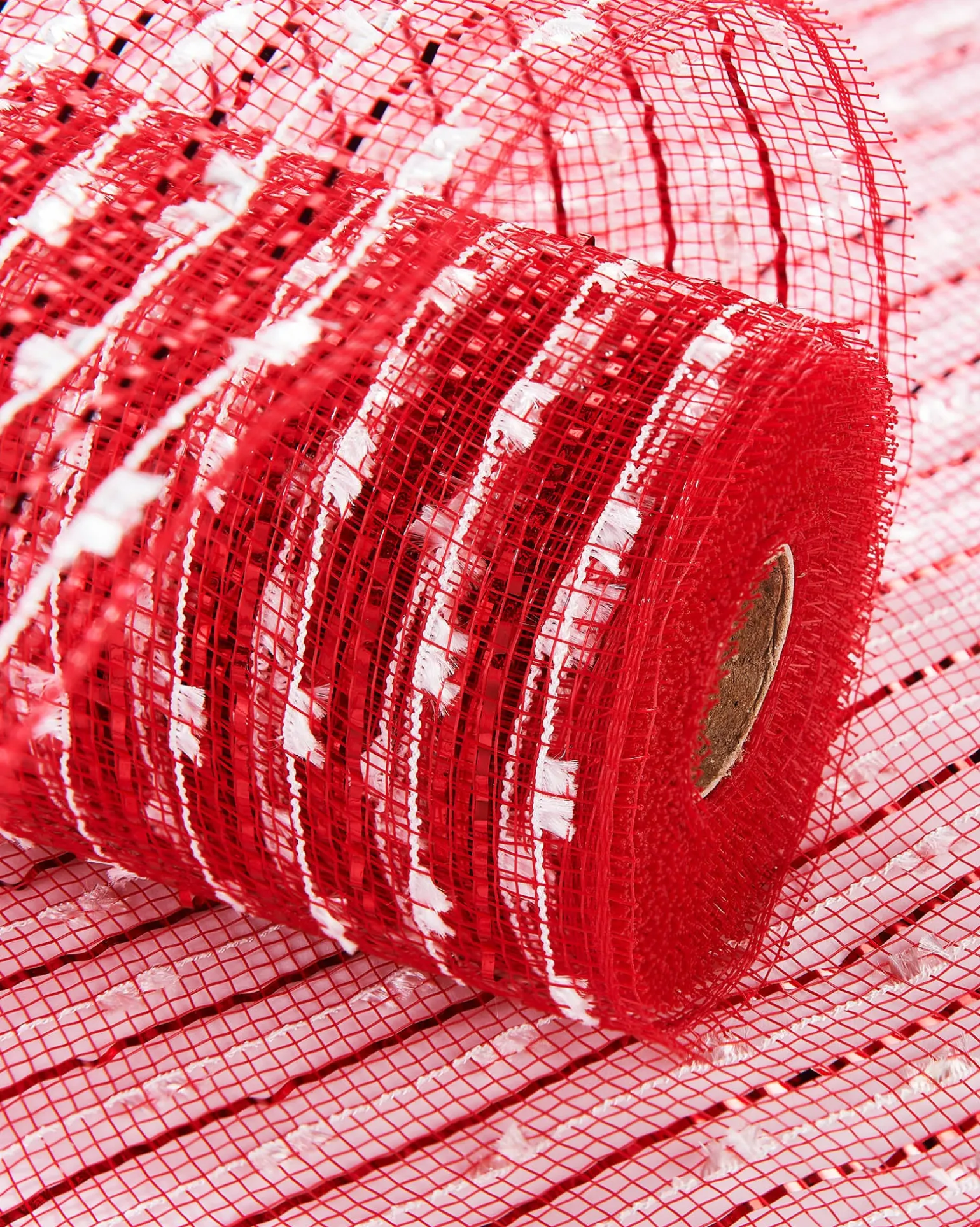 Red And White Mesh With Red Foil, 9 M