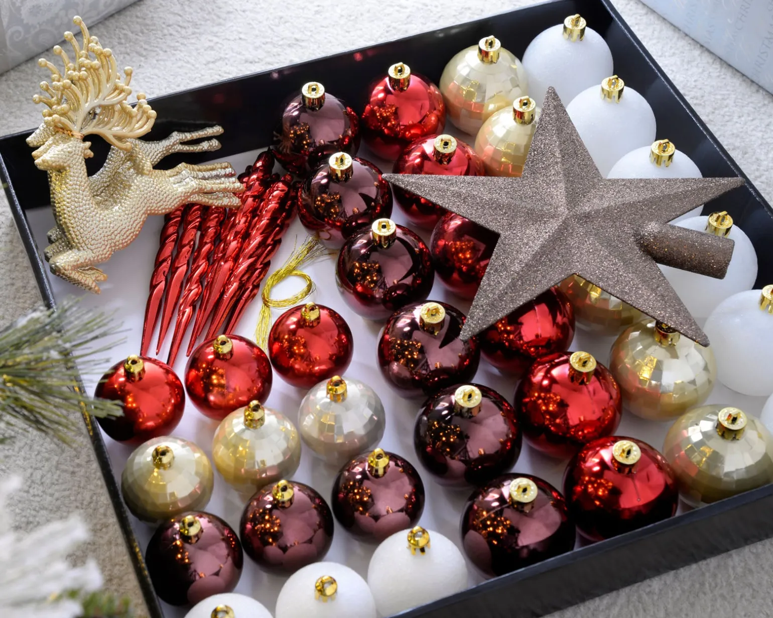 Red/Gold Shatterproof Baubles Set, 50 Pack