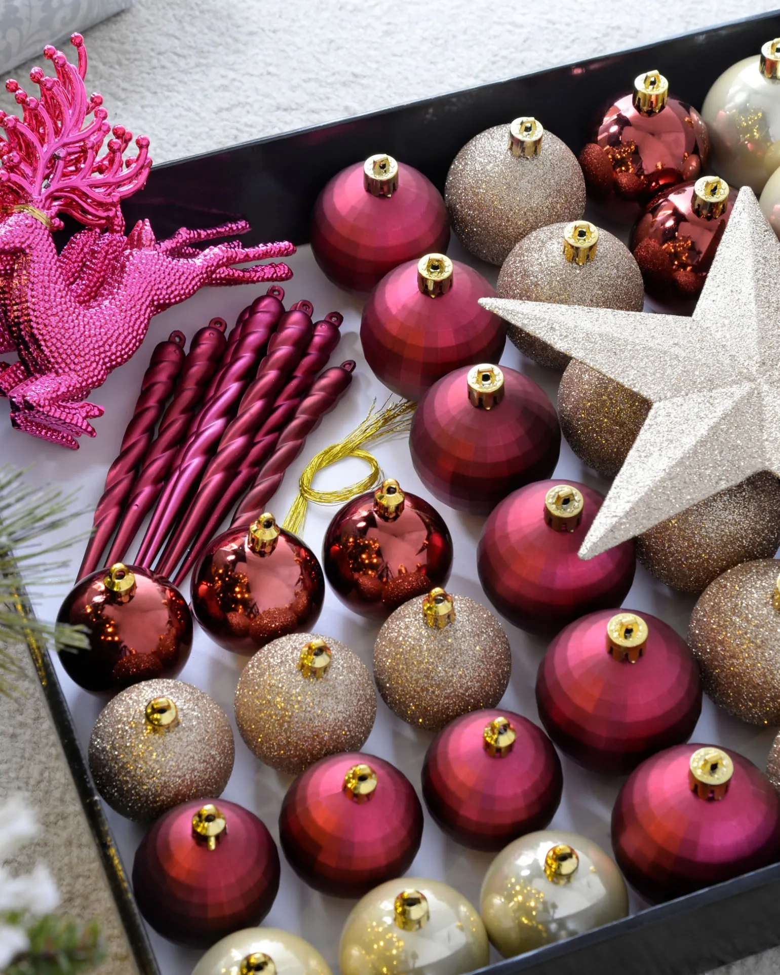 Ruby/Gold Shatterproof Baubles Set, 50 Pack, 6 Cm
