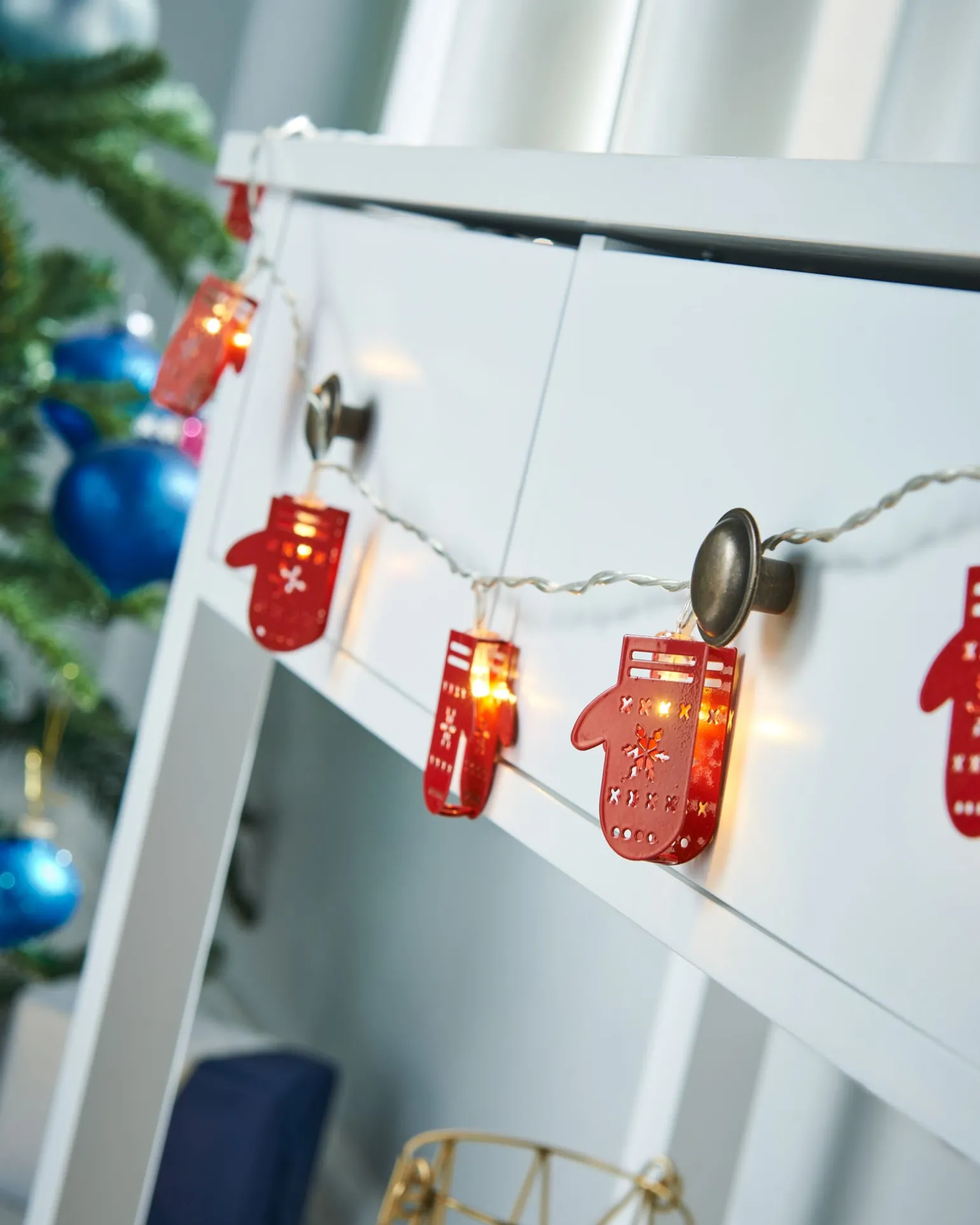 Santa Gloves LED Light String, 1.8 M