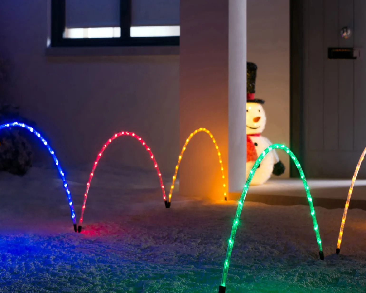 Set Of 8 Pre-Lit Arch Pathway Chasing Lights, 92 Cm