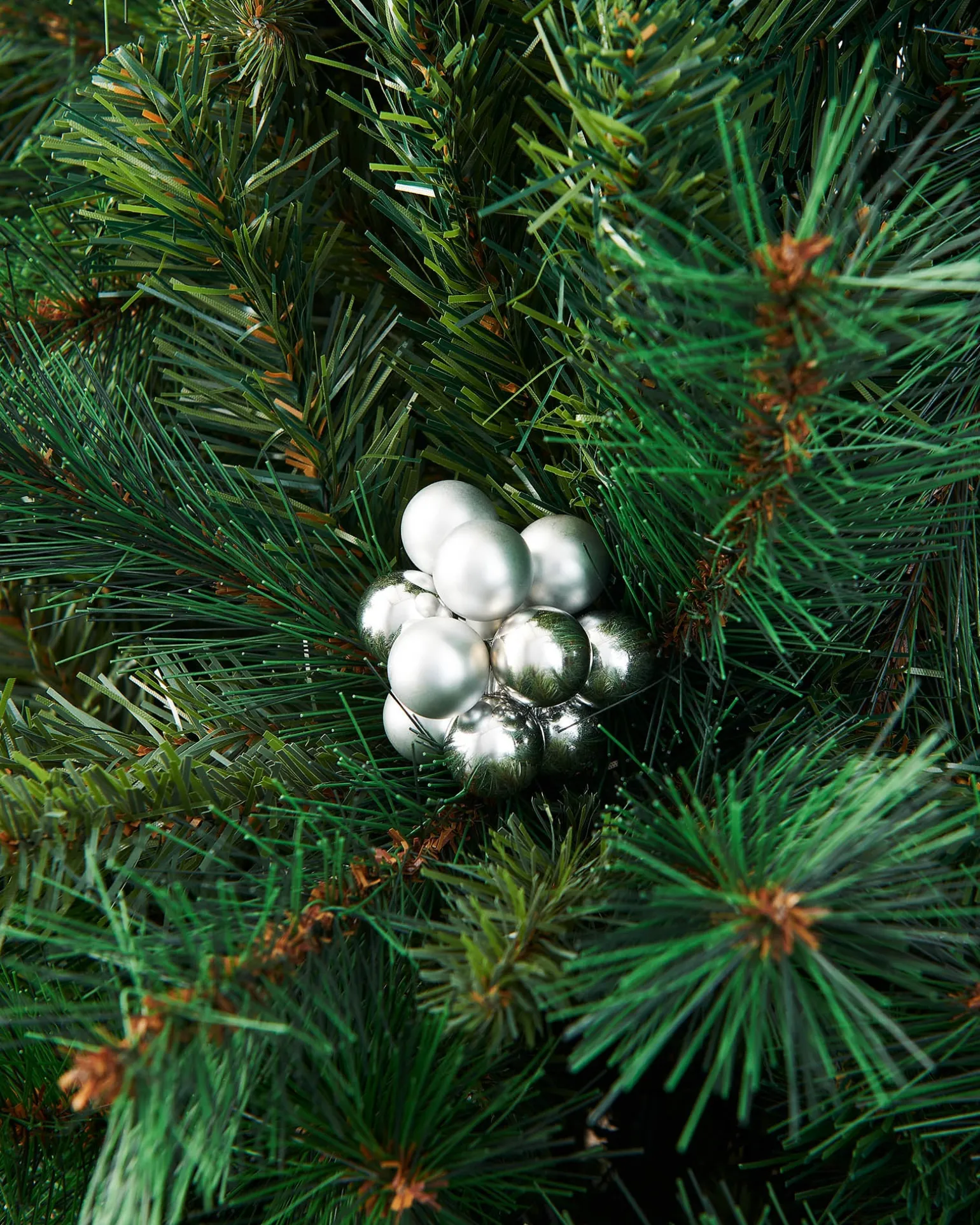 Silver Glass Berry Cluster Baubles, 10 Pack
