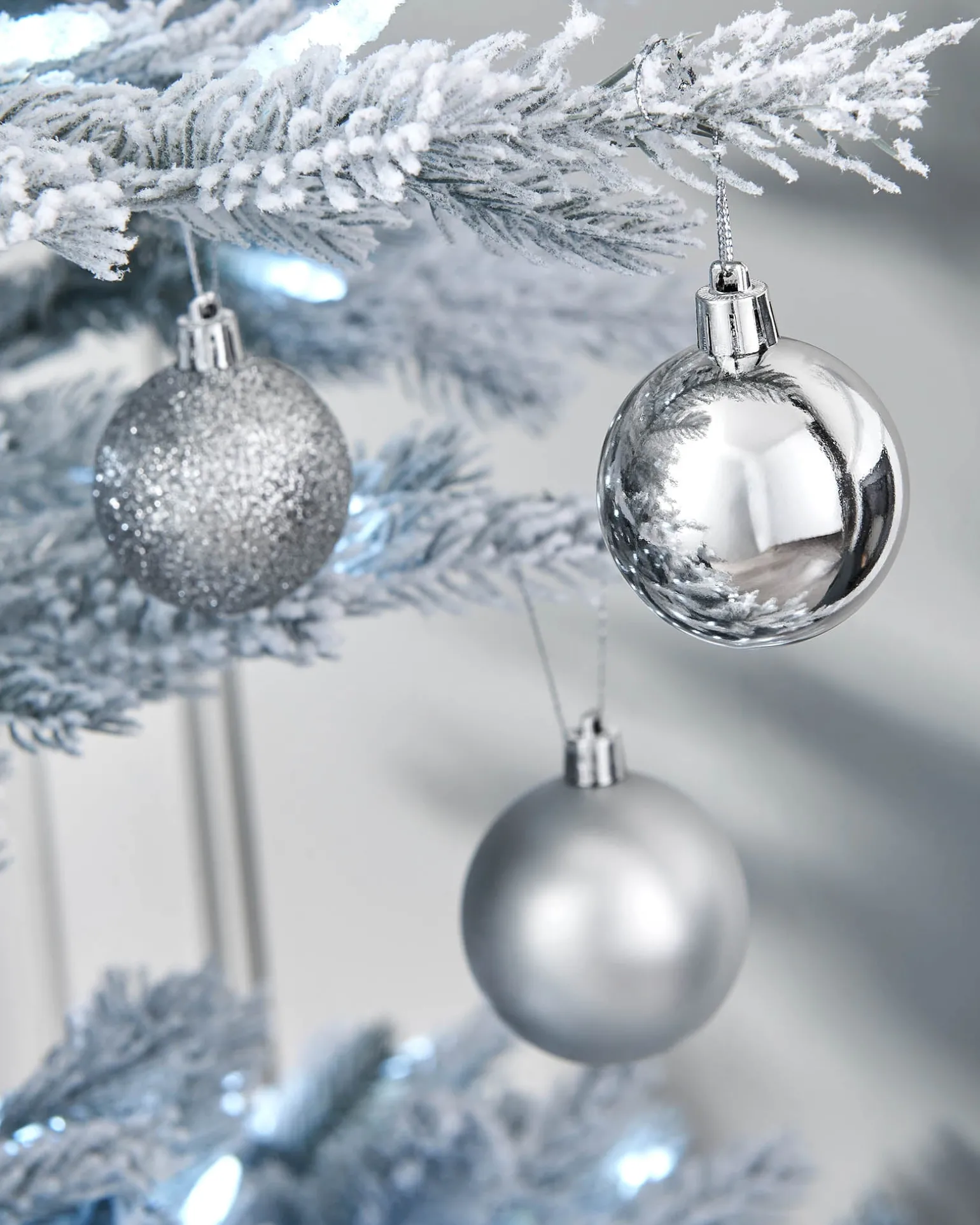 Silver Shatterproof Bauble, 50 Pack