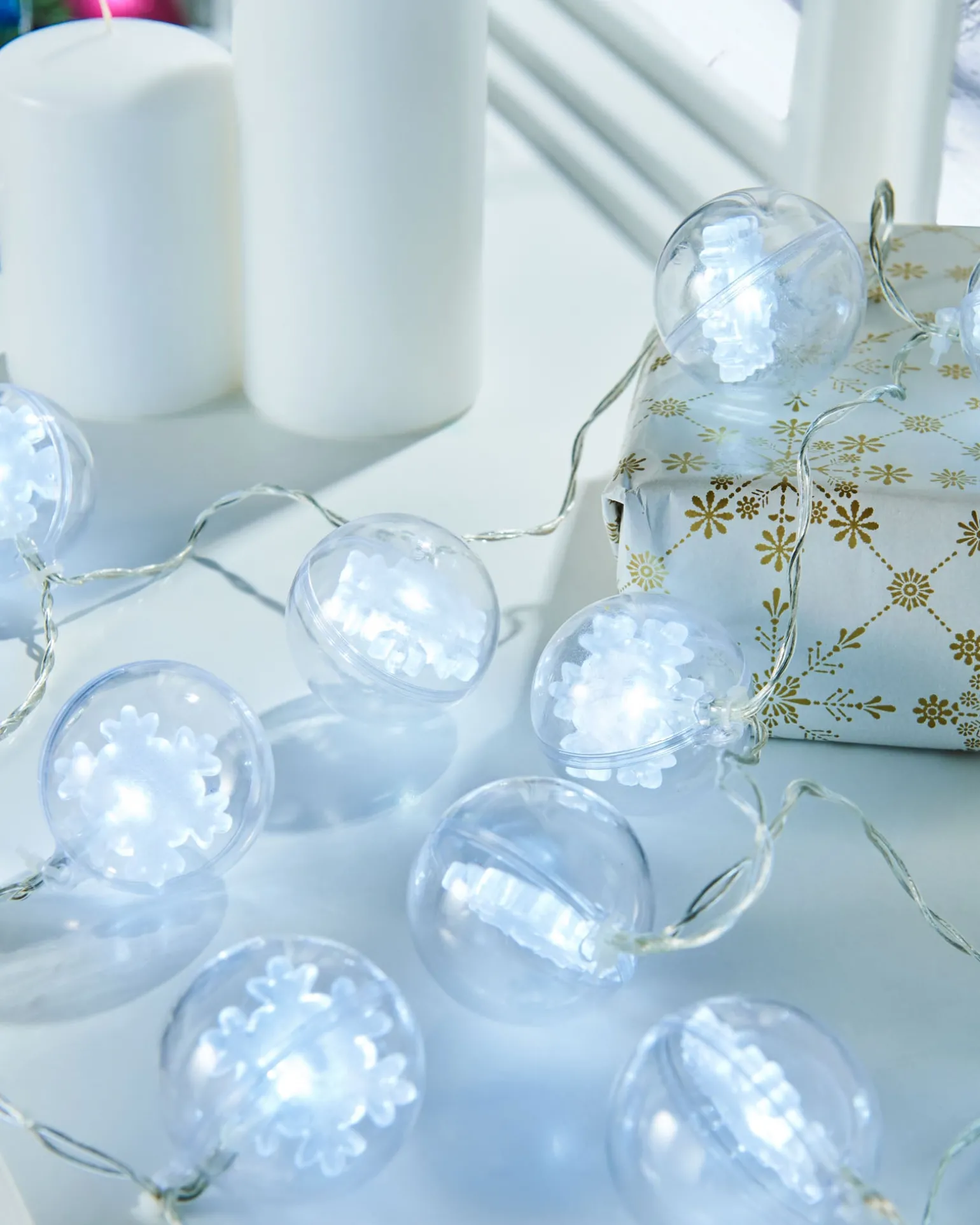 Snowflake Bauble LED Light String, White, 1.8 M