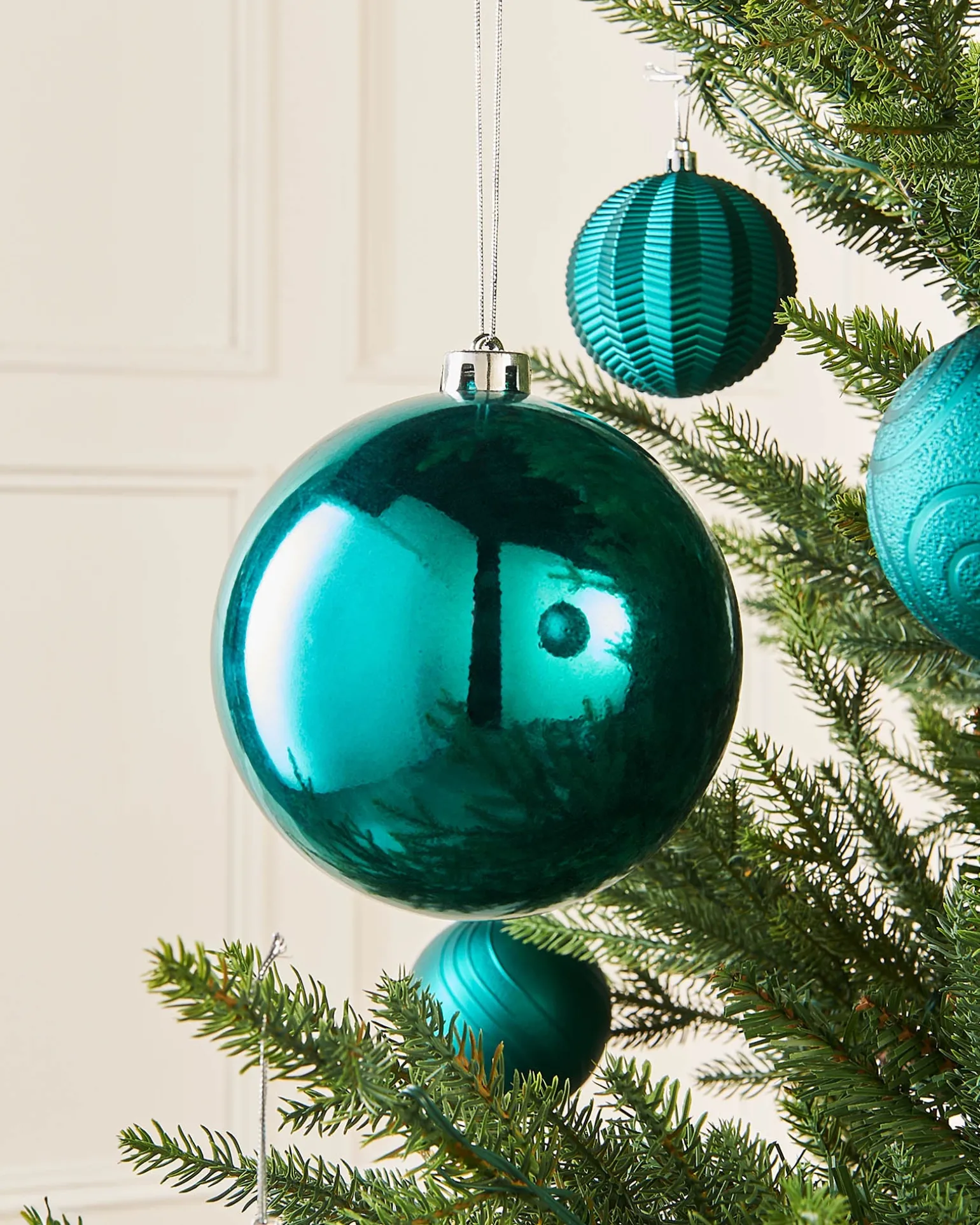 Teal Large Gloss Shatterproof Bauble, 15 Cm